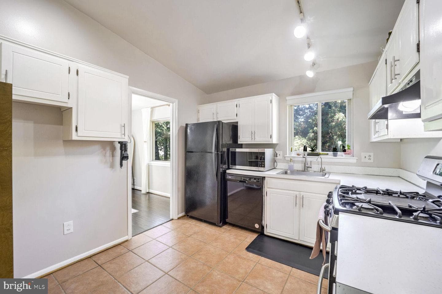 4602 Barbara Drive photo 14