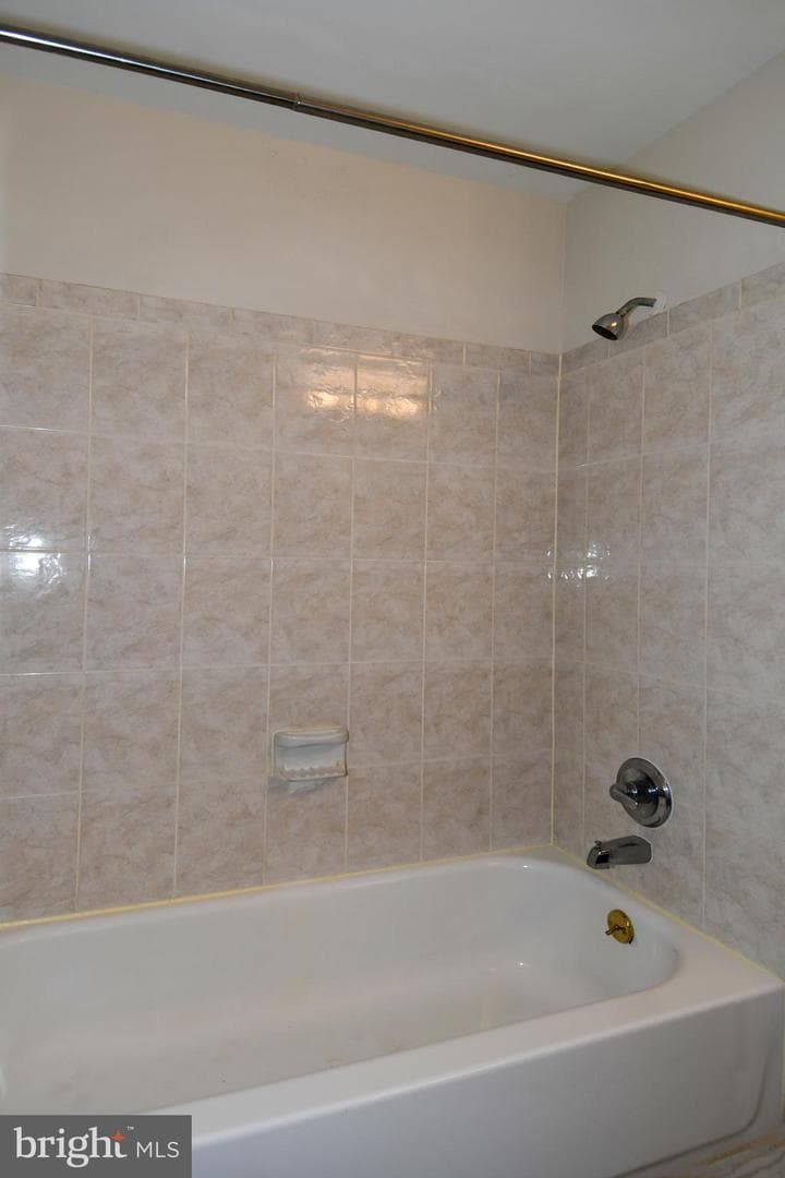 7706 Gambier Drive photo 28