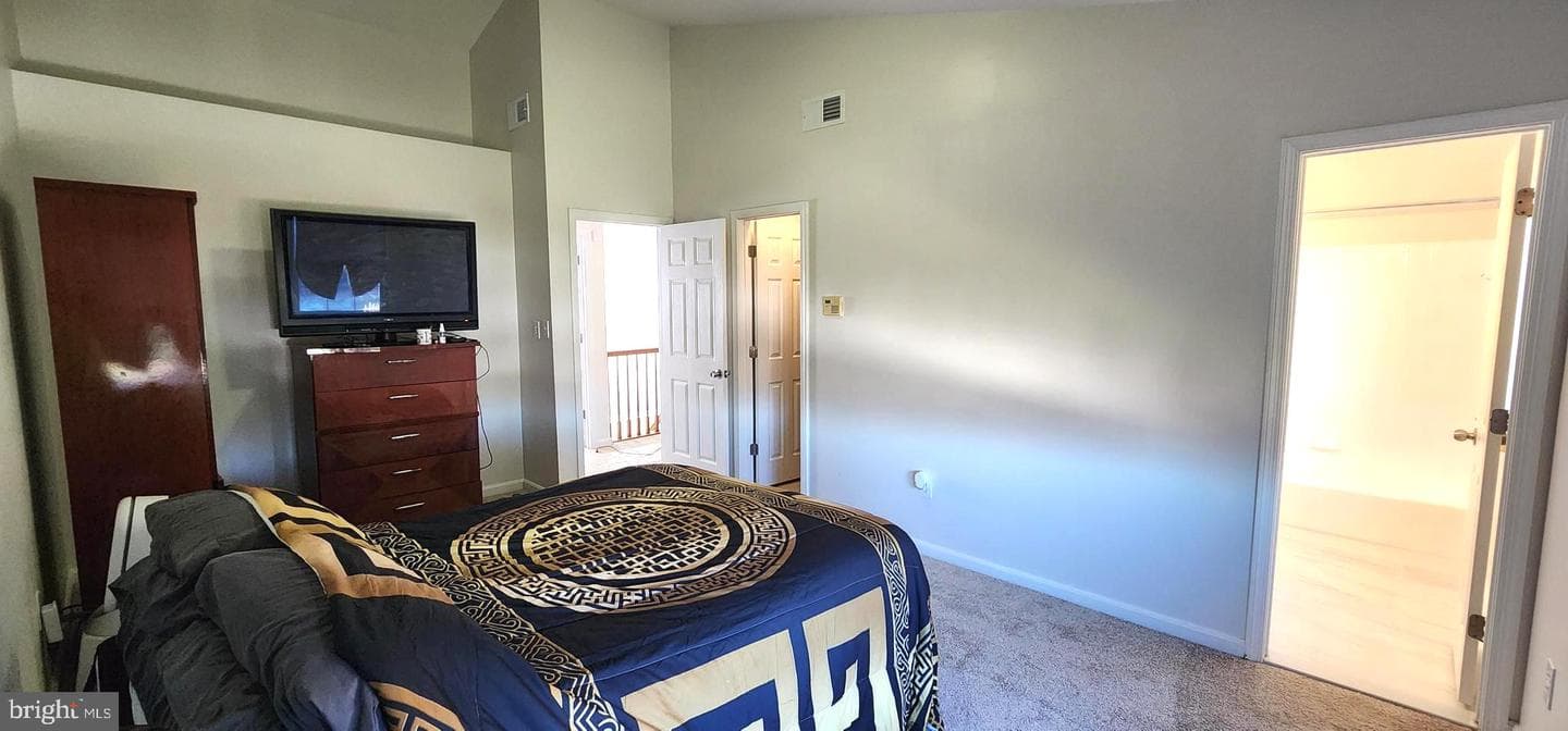 4410 Sutherland Circle photo 13