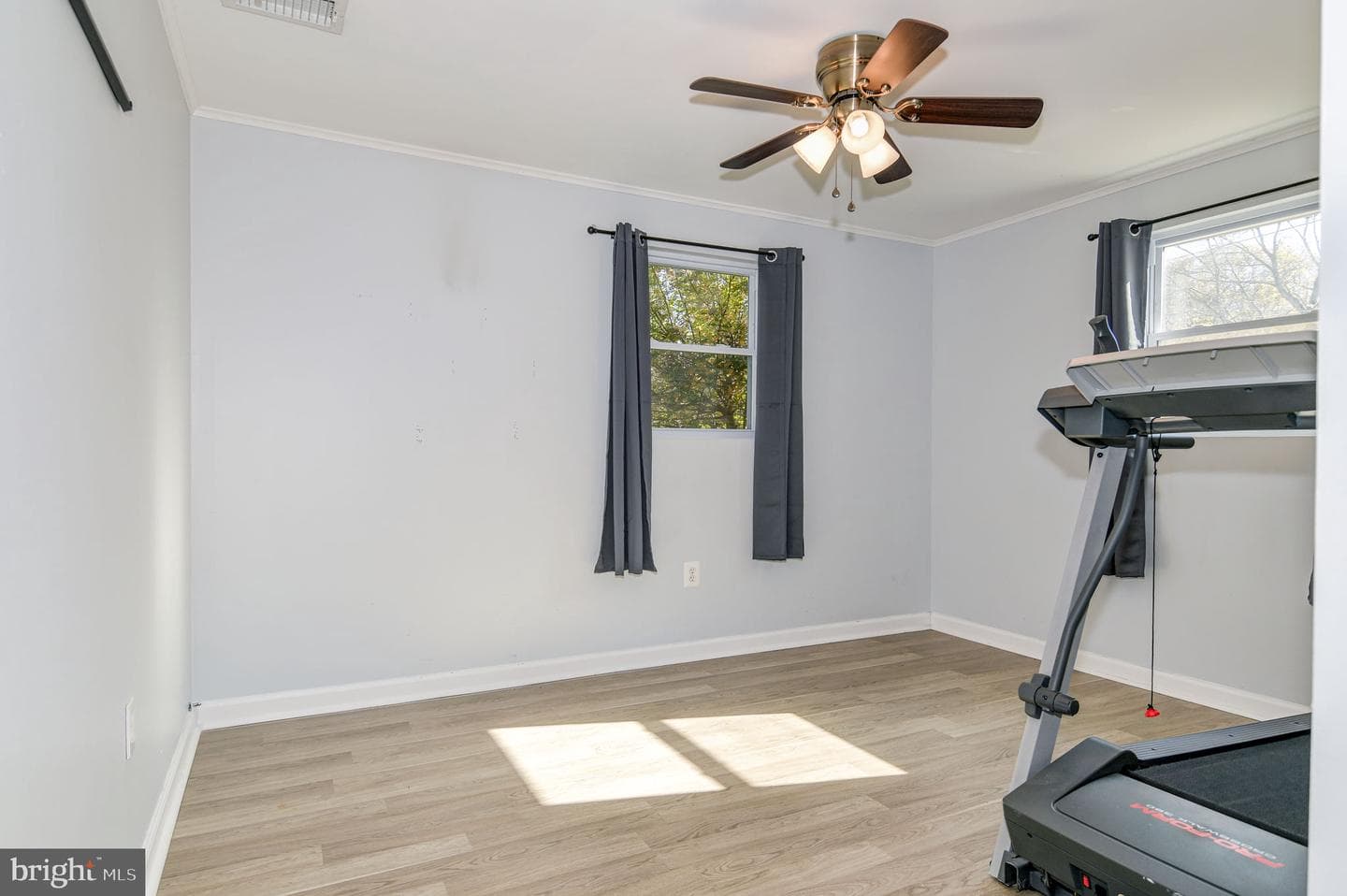 2105 Trafalgar Drive photo 19
