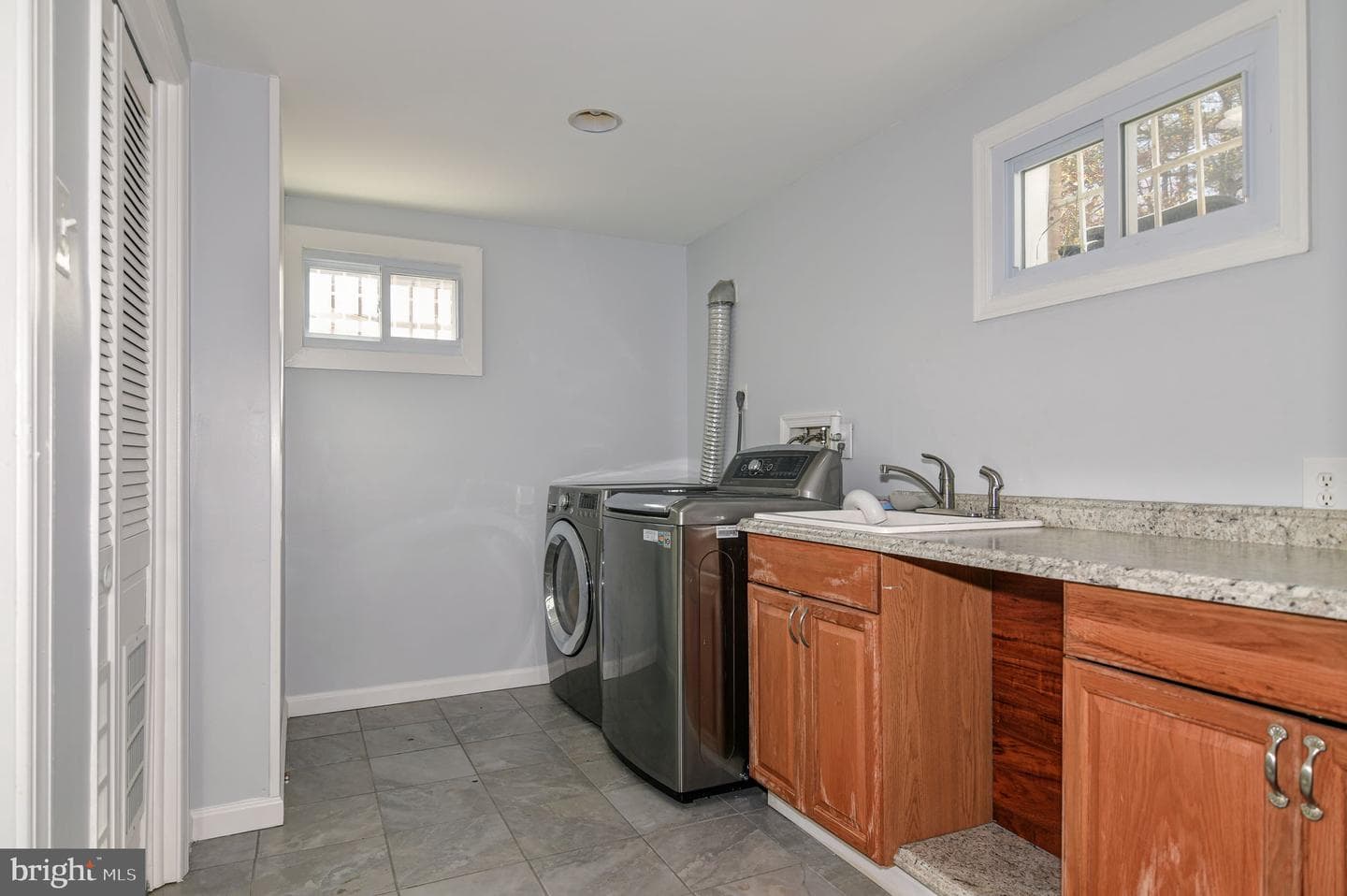 2105 Trafalgar Drive photo 20