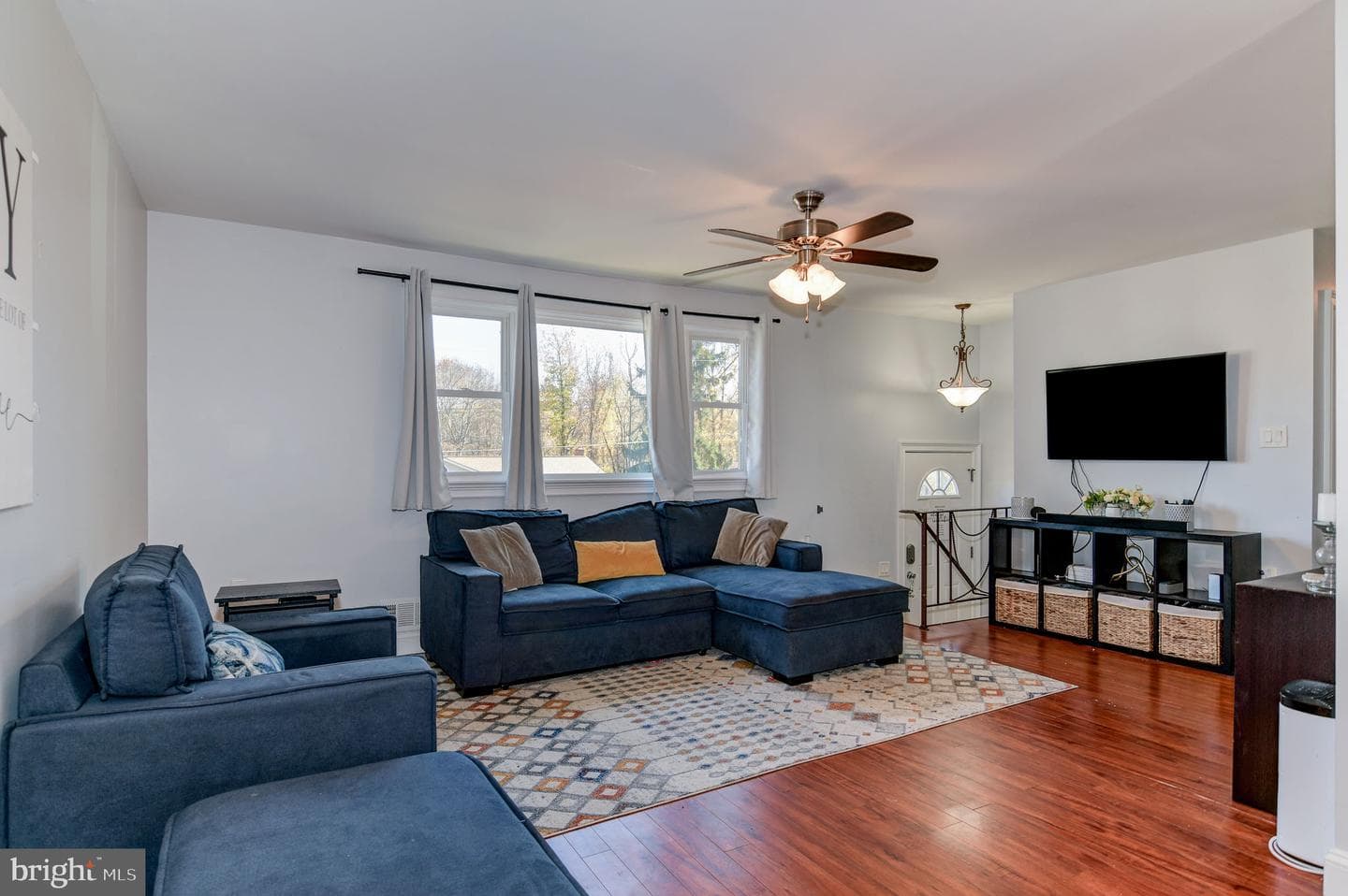 2105 Trafalgar Drive photo 3