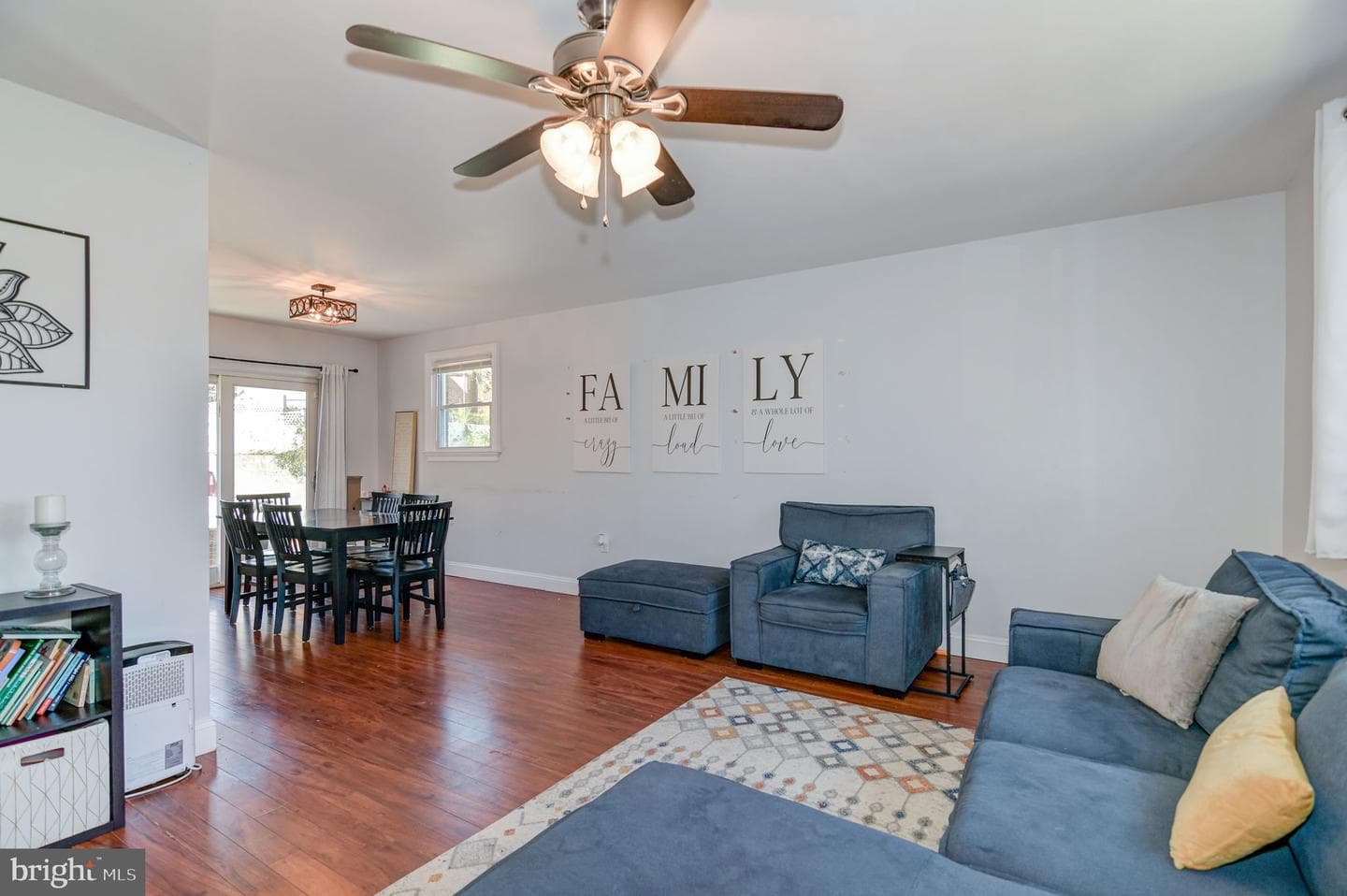 2105 Trafalgar Drive photo 4