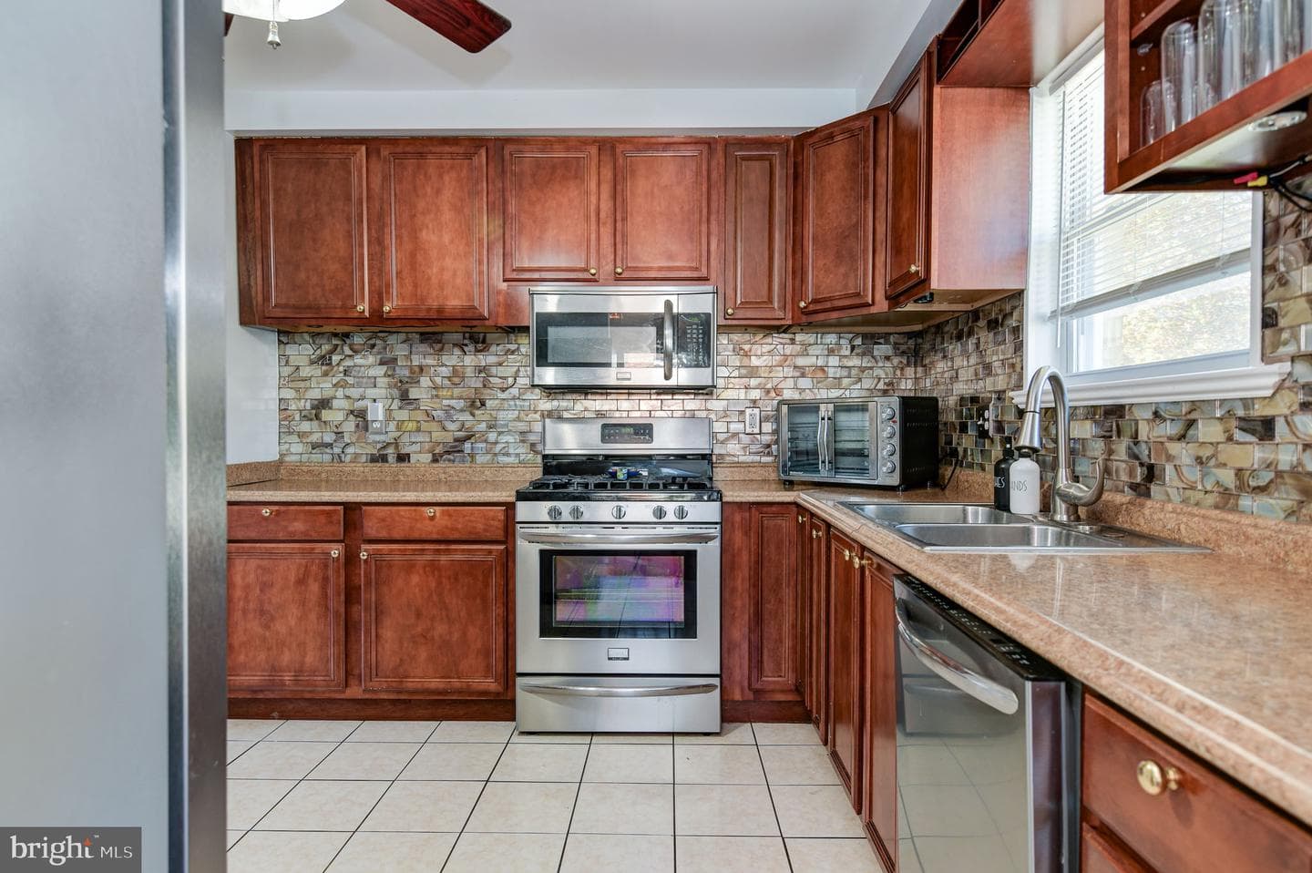2105 Trafalgar Drive photo 6