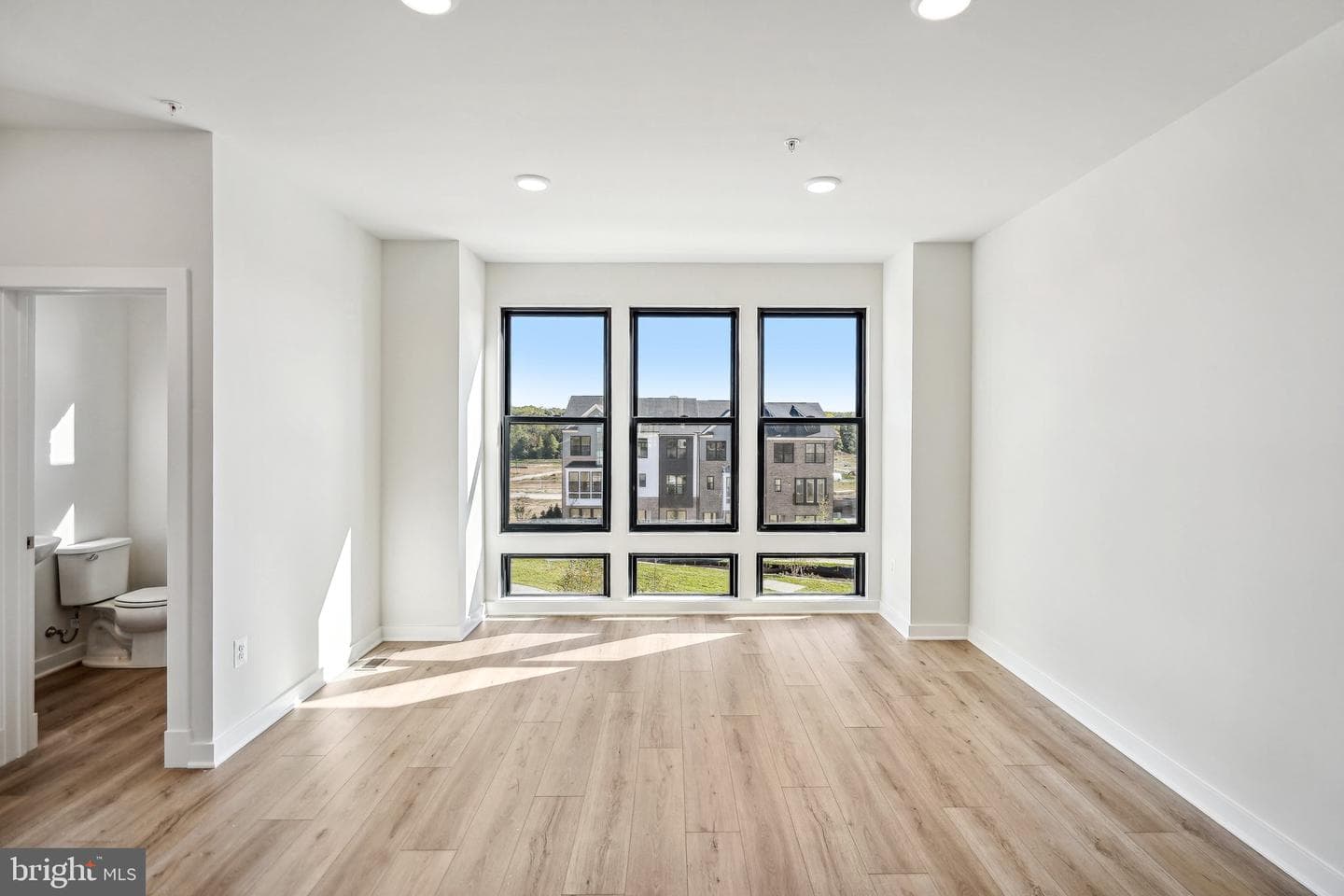 17216 Hardisty Way photo 10