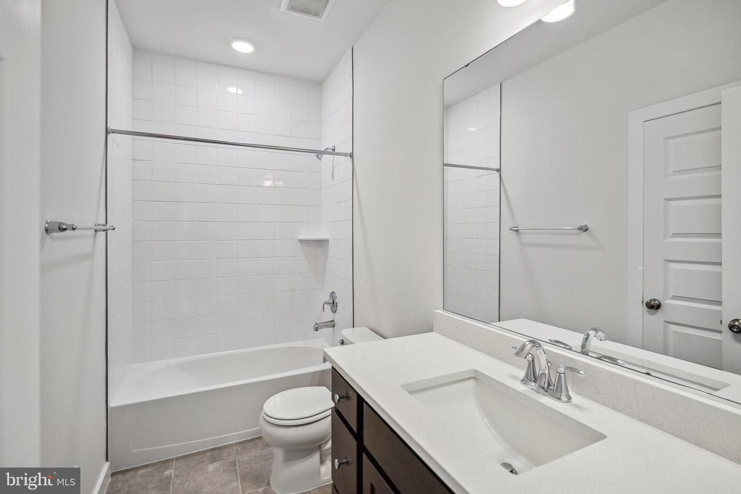 17216 Hardisty Way photo 17