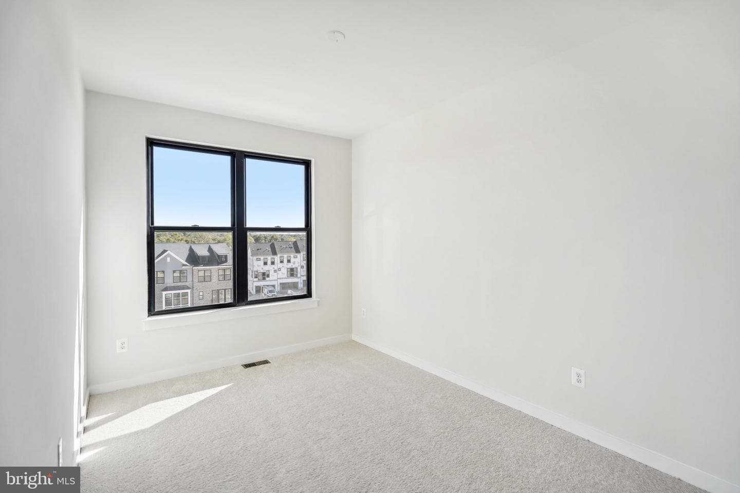 17216 Hardisty Way photo 18
