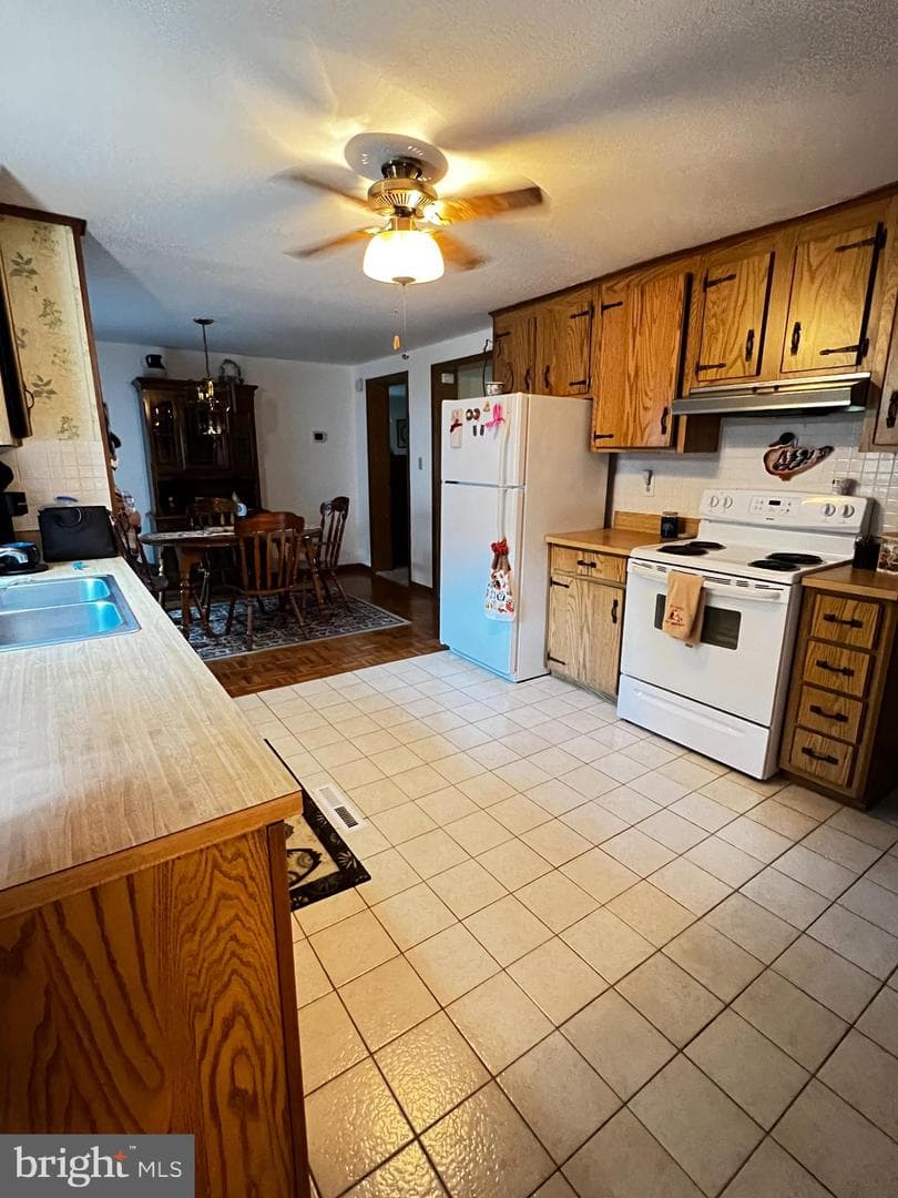 5216 Huron Street photo 3