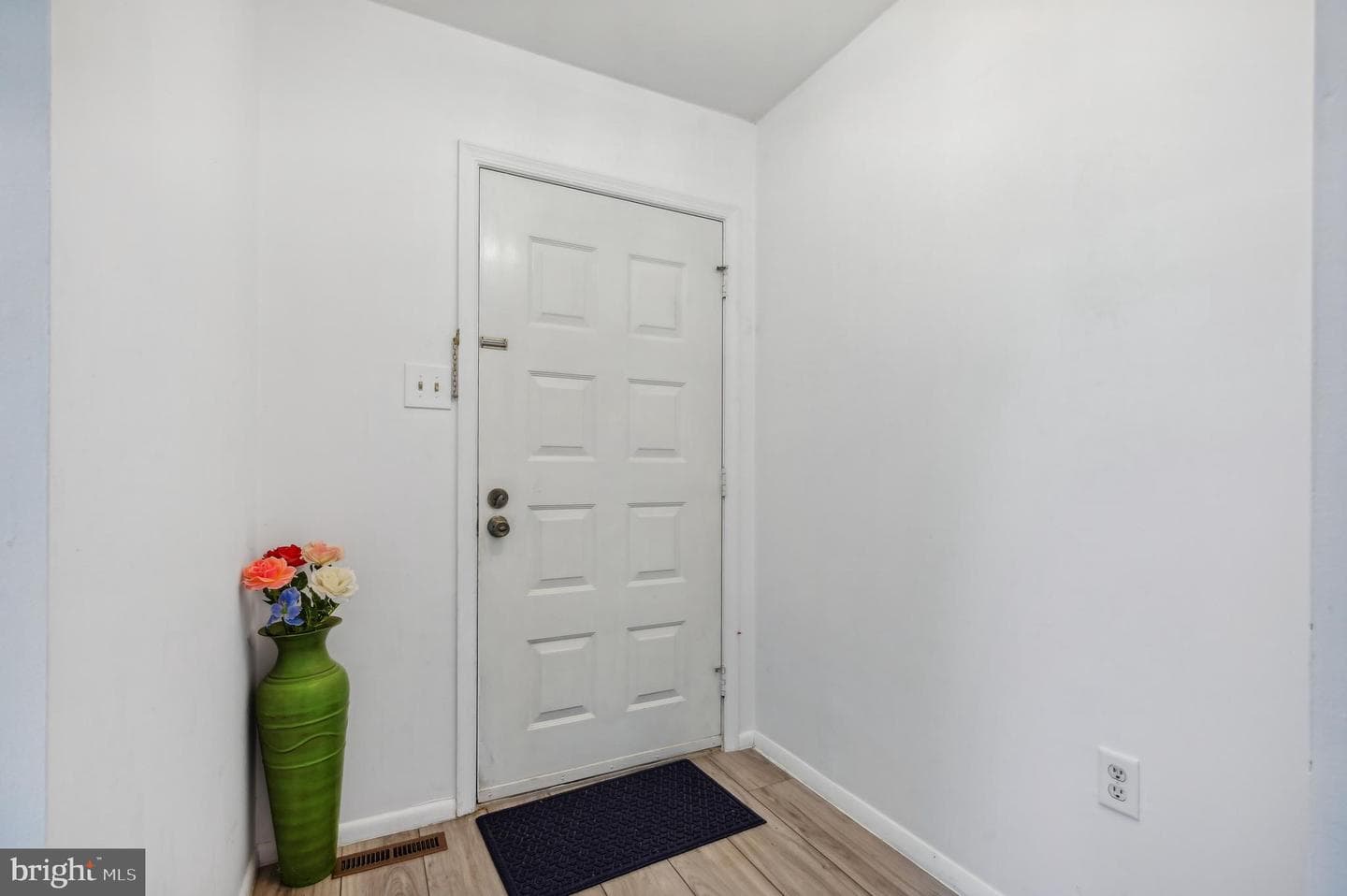 15033 Laurel Oaks Lane photo 4