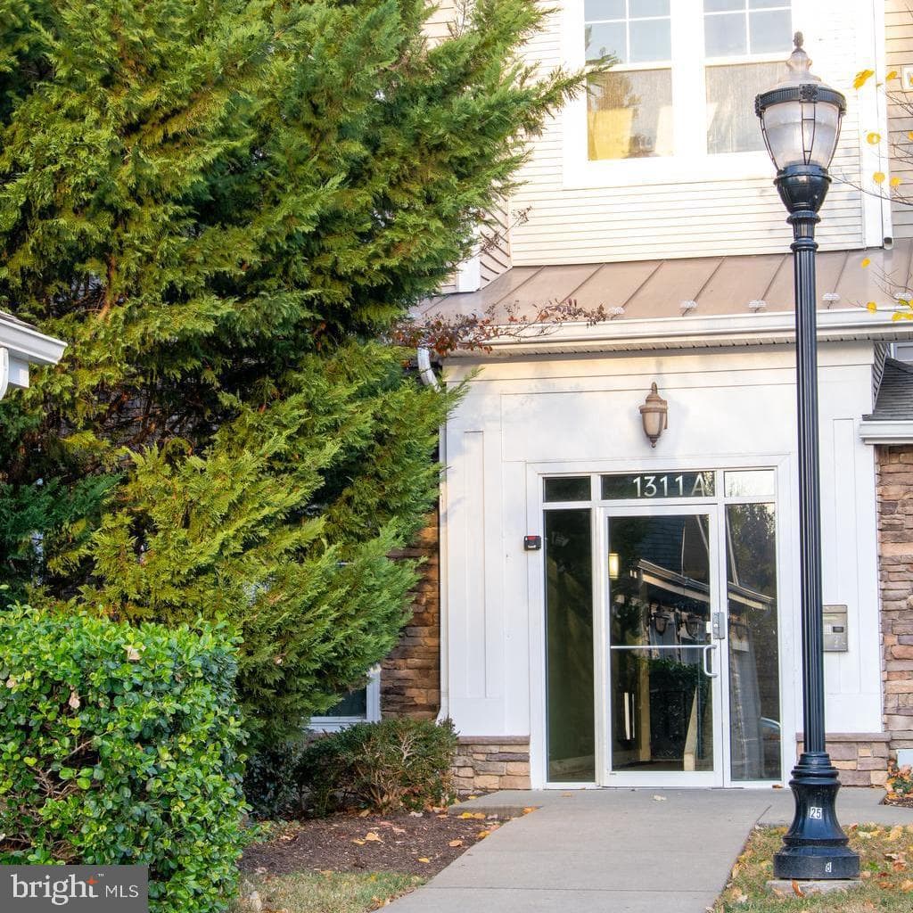 1311 A Karen Boulevard #204 photo 1