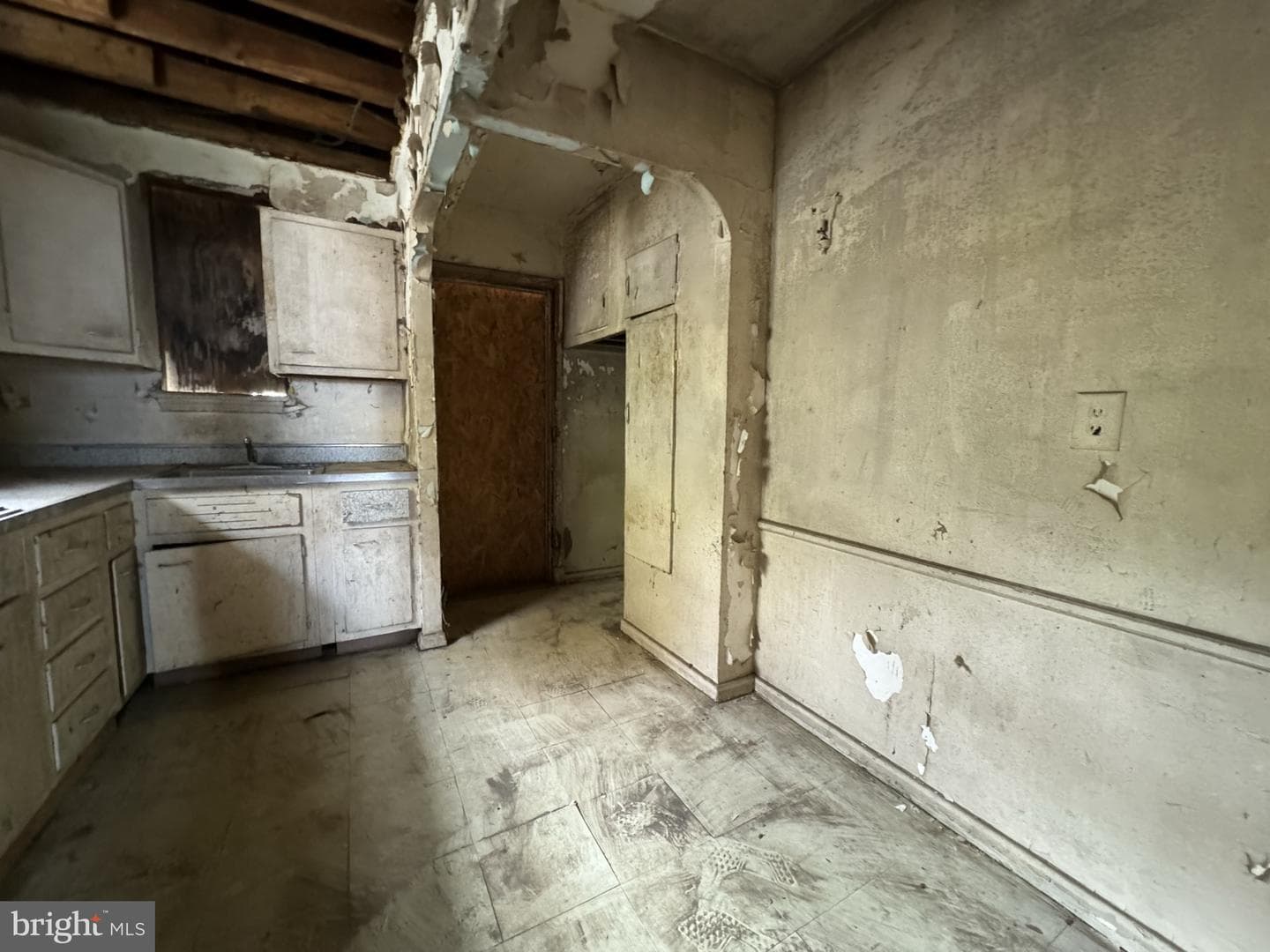 1600 Marblewood Avenue photo 4