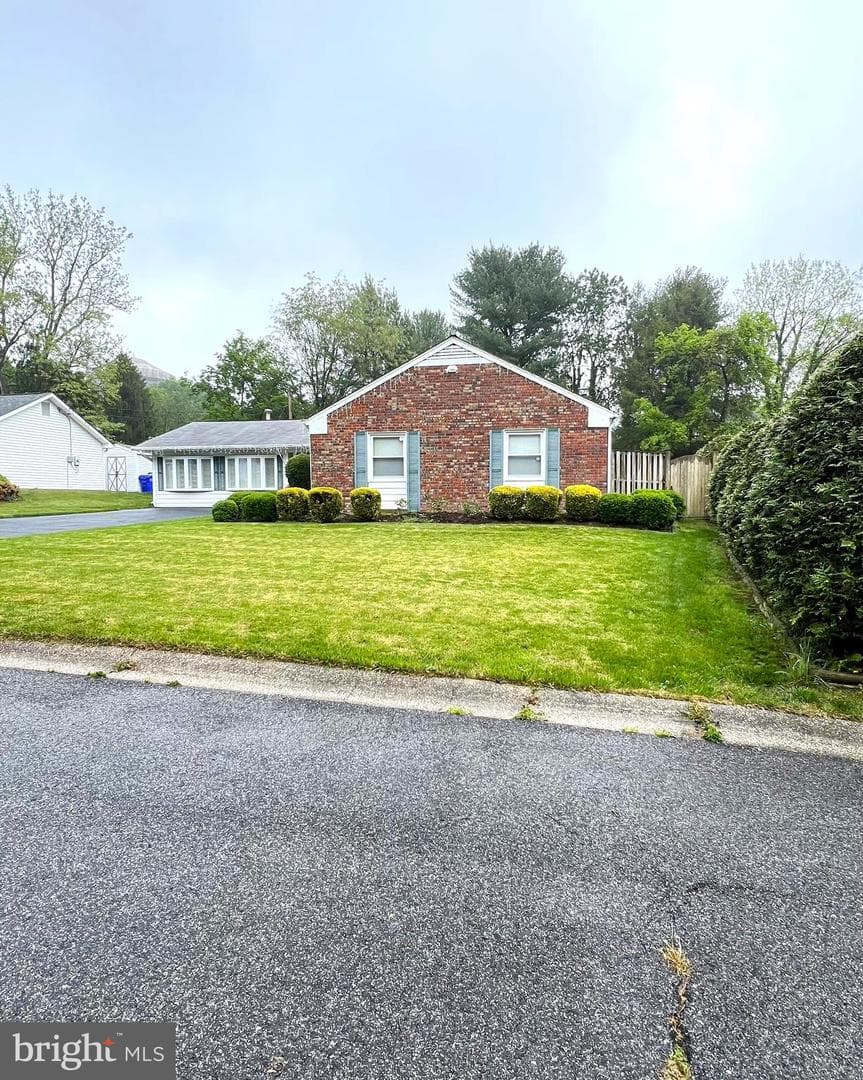 1007 Packton Lane photo 2