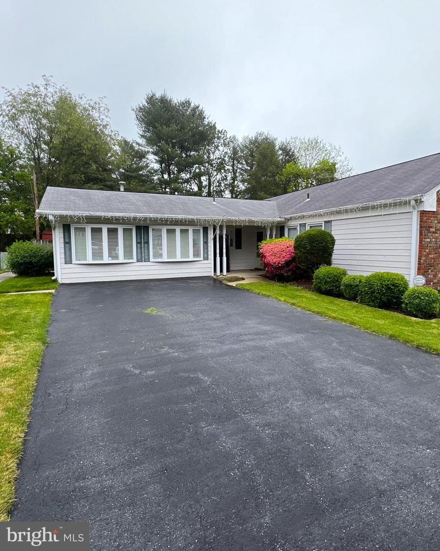 1007 Packton Lane photo 4