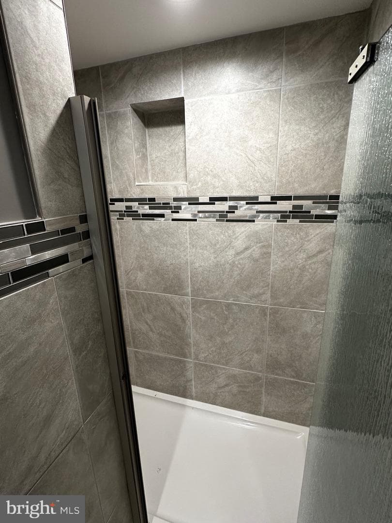 5304 Kenmont Road photo 10