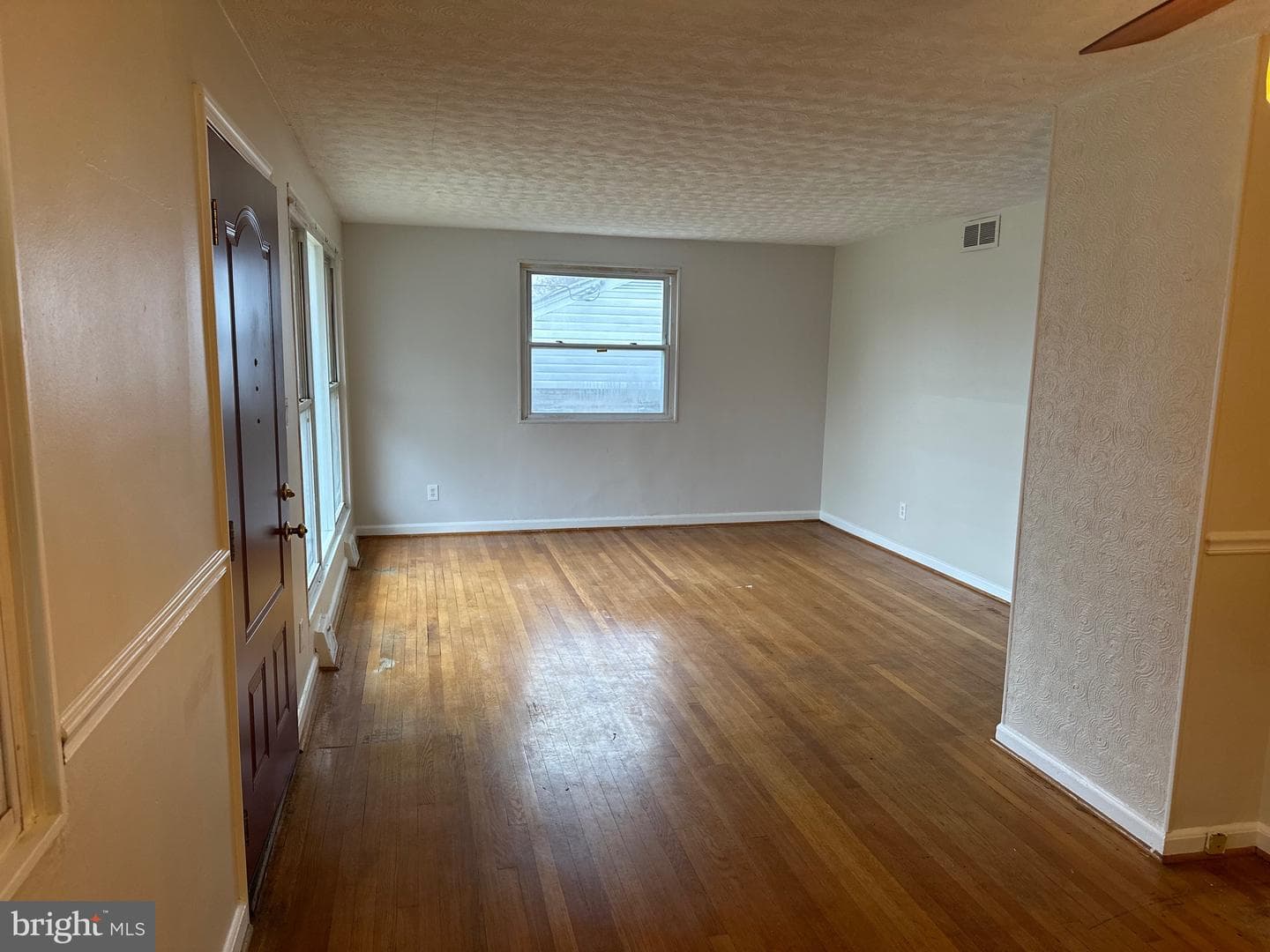 5304 Kenmont Road photo 2
