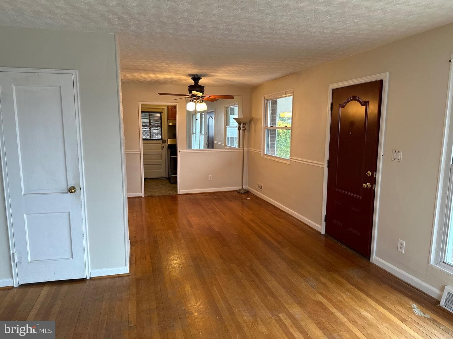 5304 Kenmont Road photo 3