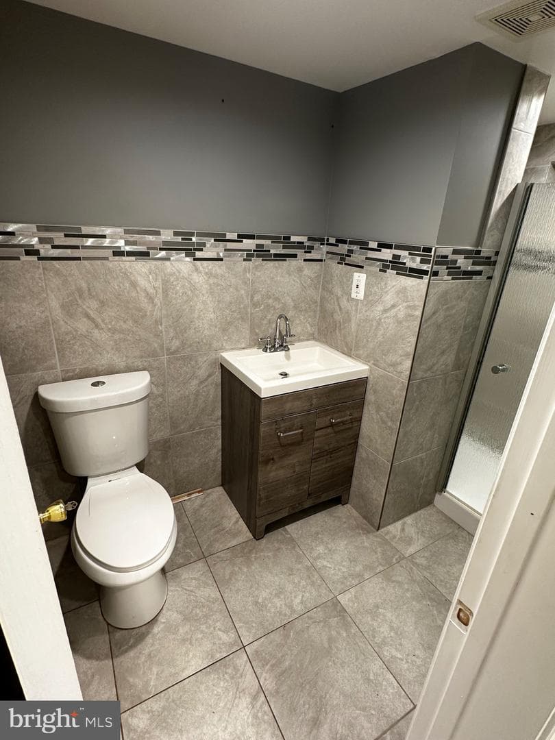 5304 Kenmont Road photo 8