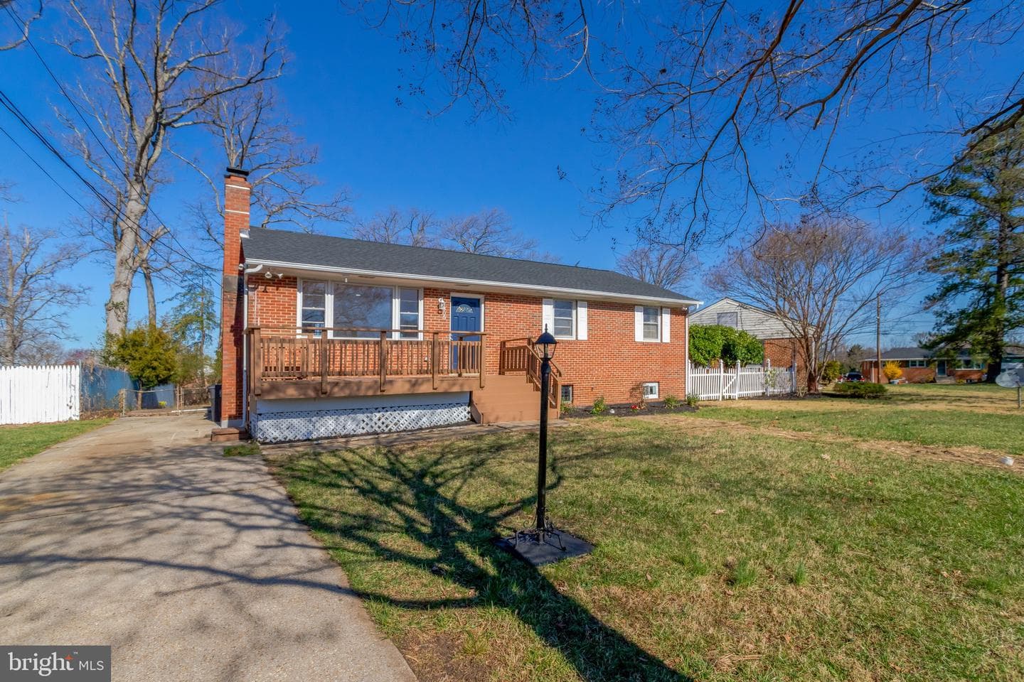 7305 Circle Drive E photo 2