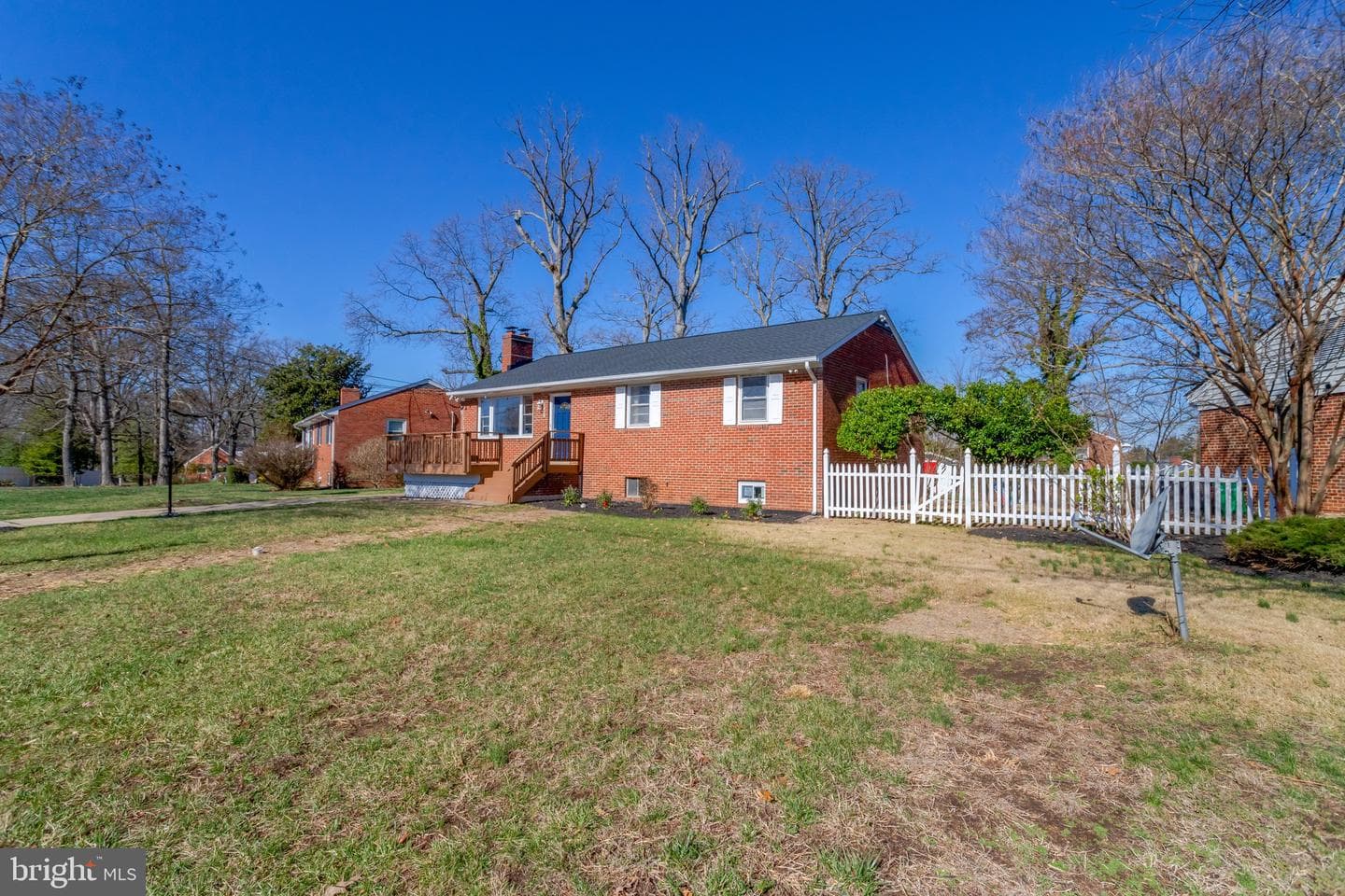 7305 Circle Drive E photo 3