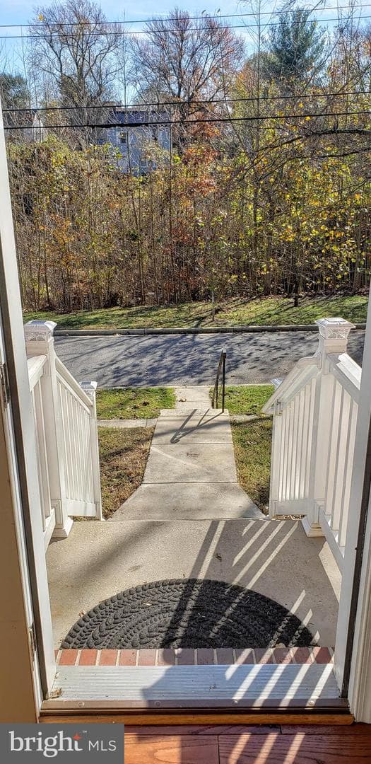 6720 Knollbrook Drive photo 22