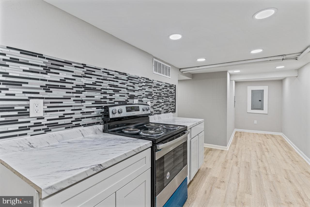 6008 Addison Road photo 30