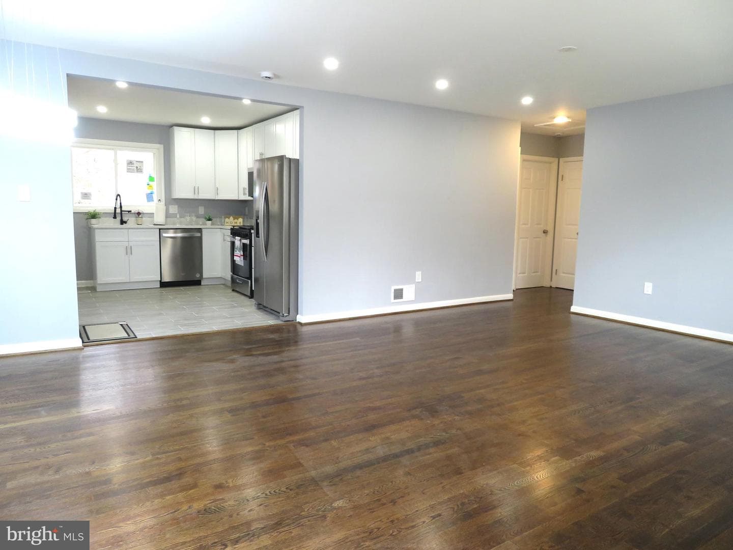 405 71st Avenue photo 5