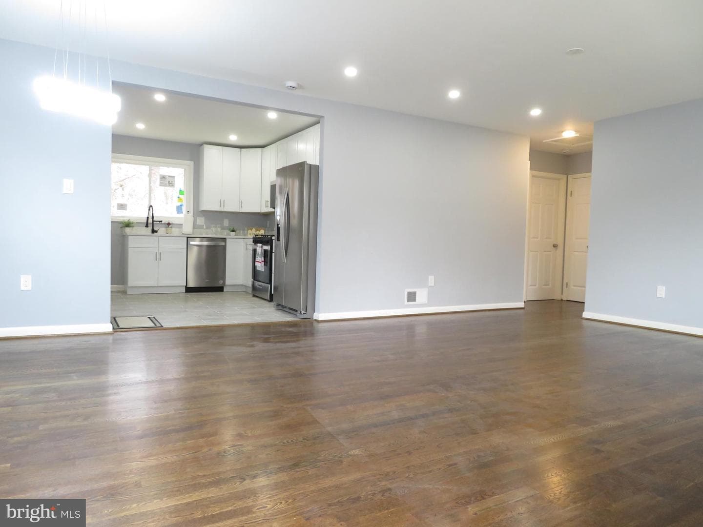 405 71st Avenue photo 9