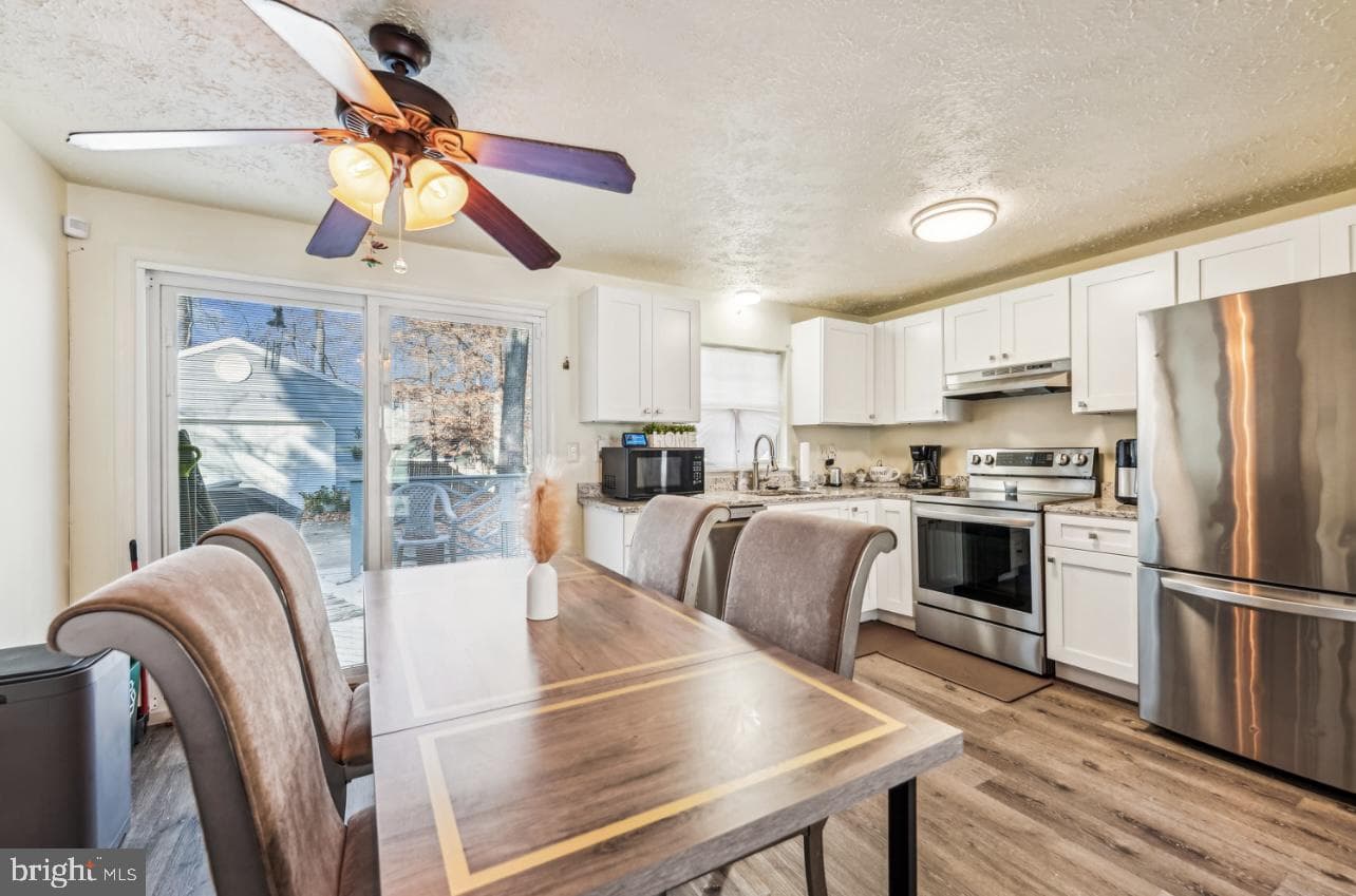 10105 Queen Elizabeth Drive photo 5