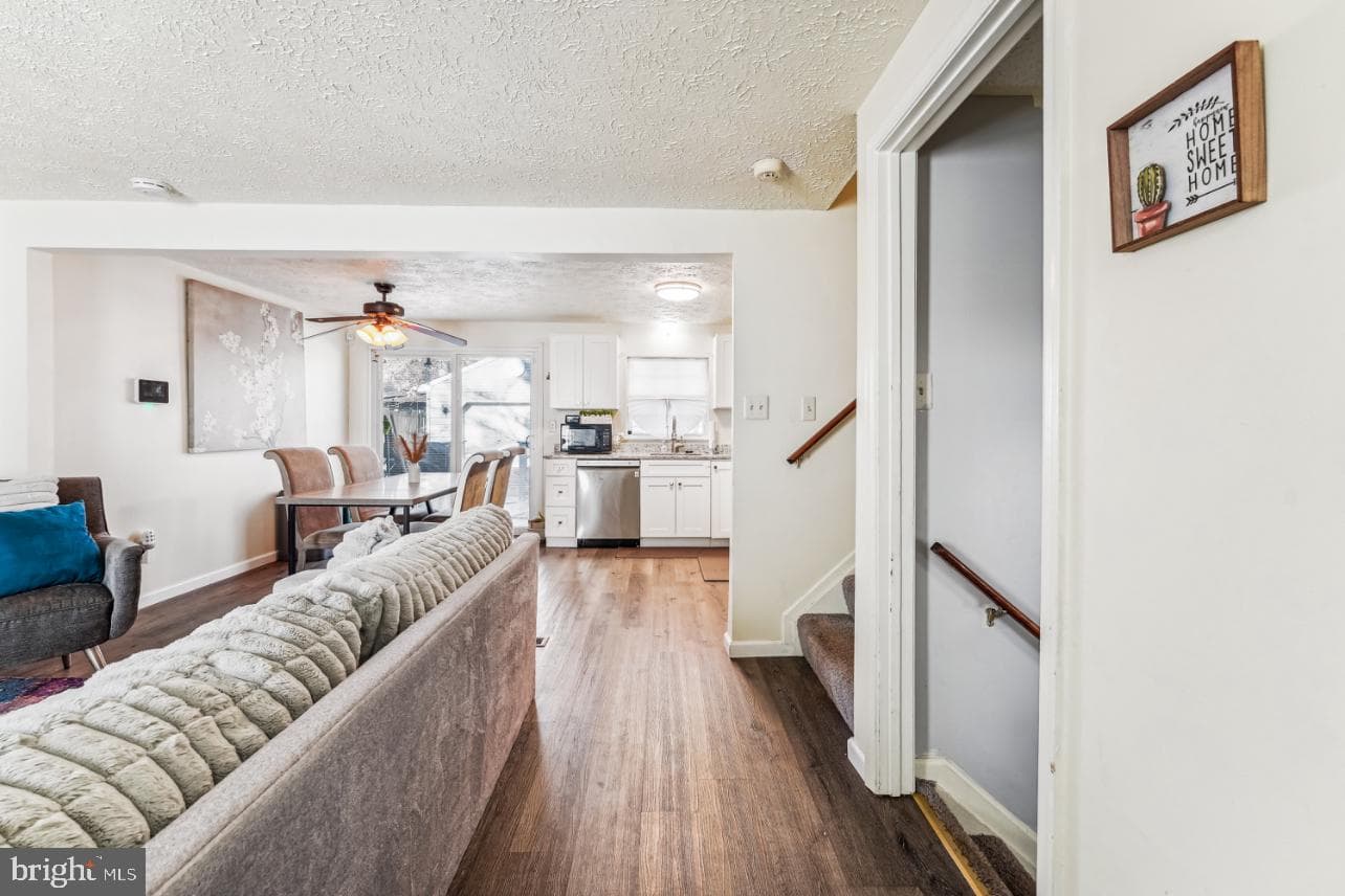10105 Queen Elizabeth Drive photo 7