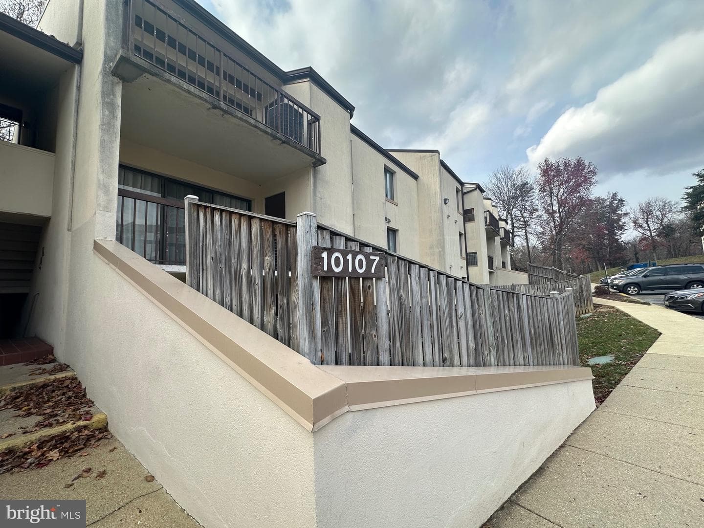 10107 Prince Place #302-9b photo 2
