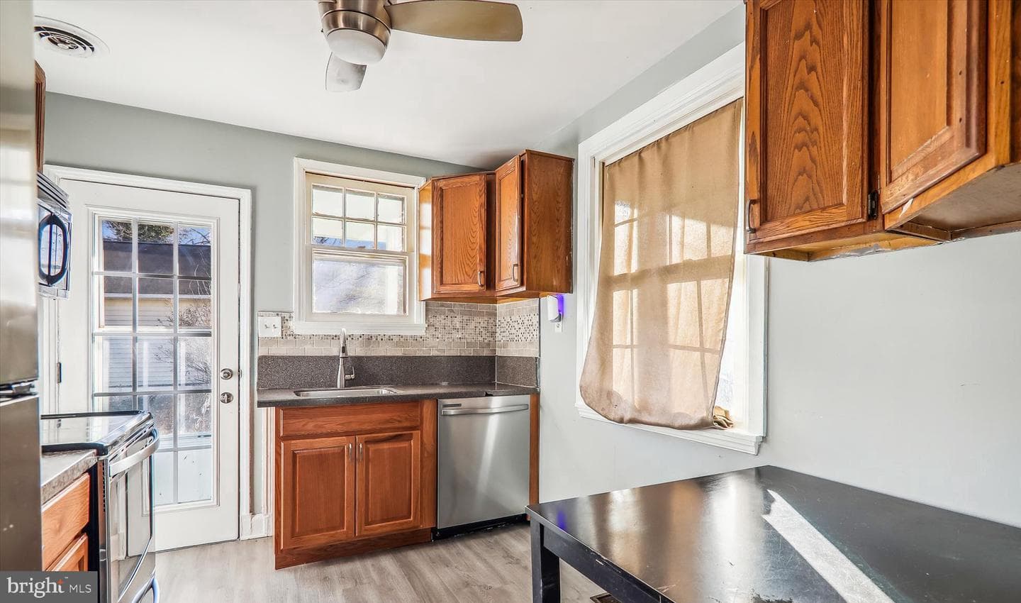 4400 Allies Road photo 12