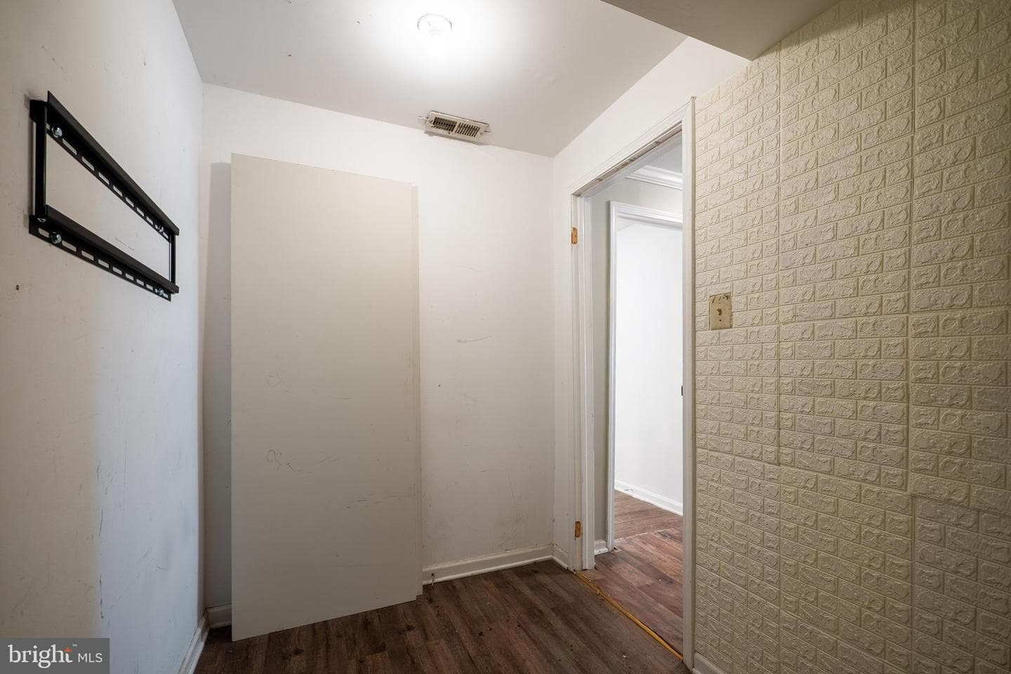 841 Lake Shore Drive photo 20