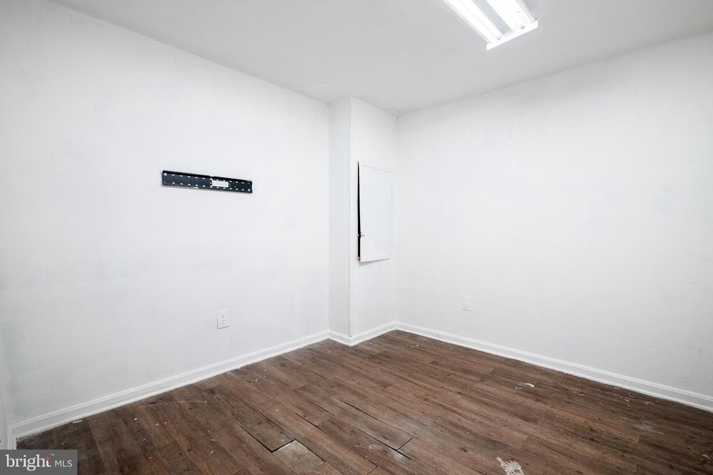 841 Lake Shore Drive photo 23