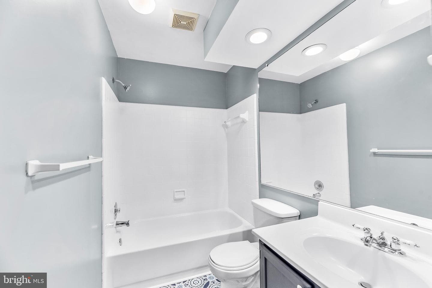 1431 Kings Manor Drive photo 19