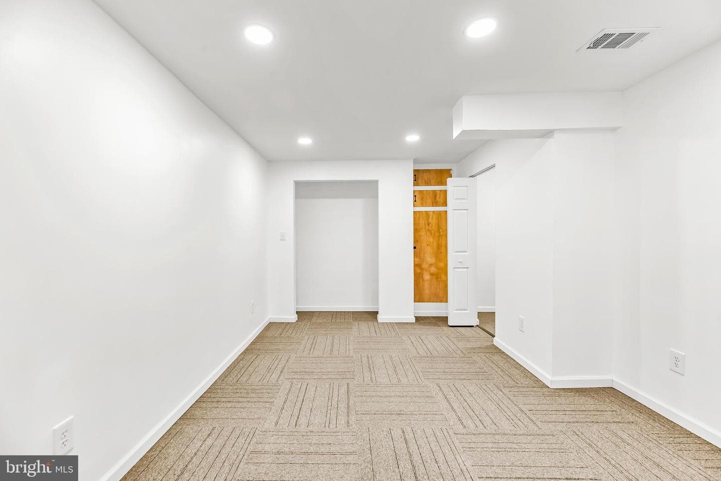 1431 Kings Manor Drive photo 46