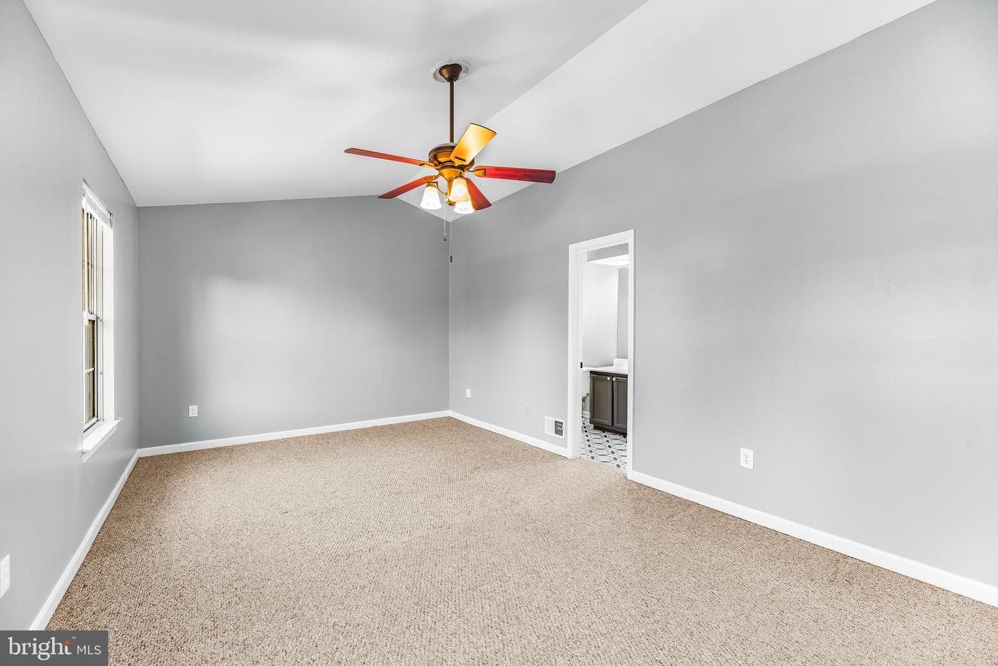 1431 Kings Manor Drive photo 7