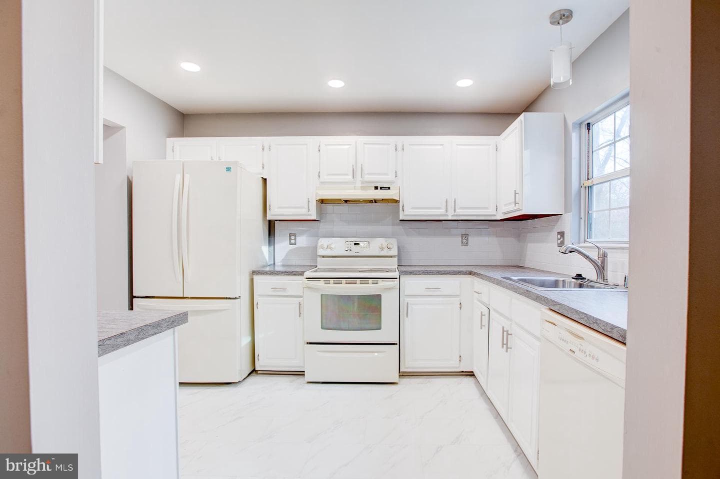 15801 Anthony Way photo 12