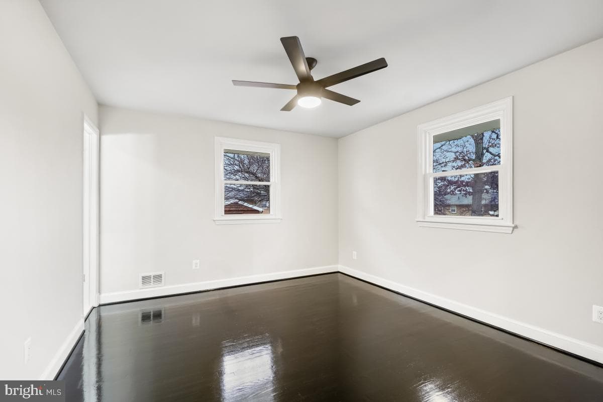2106 Oakwood Street photo 10