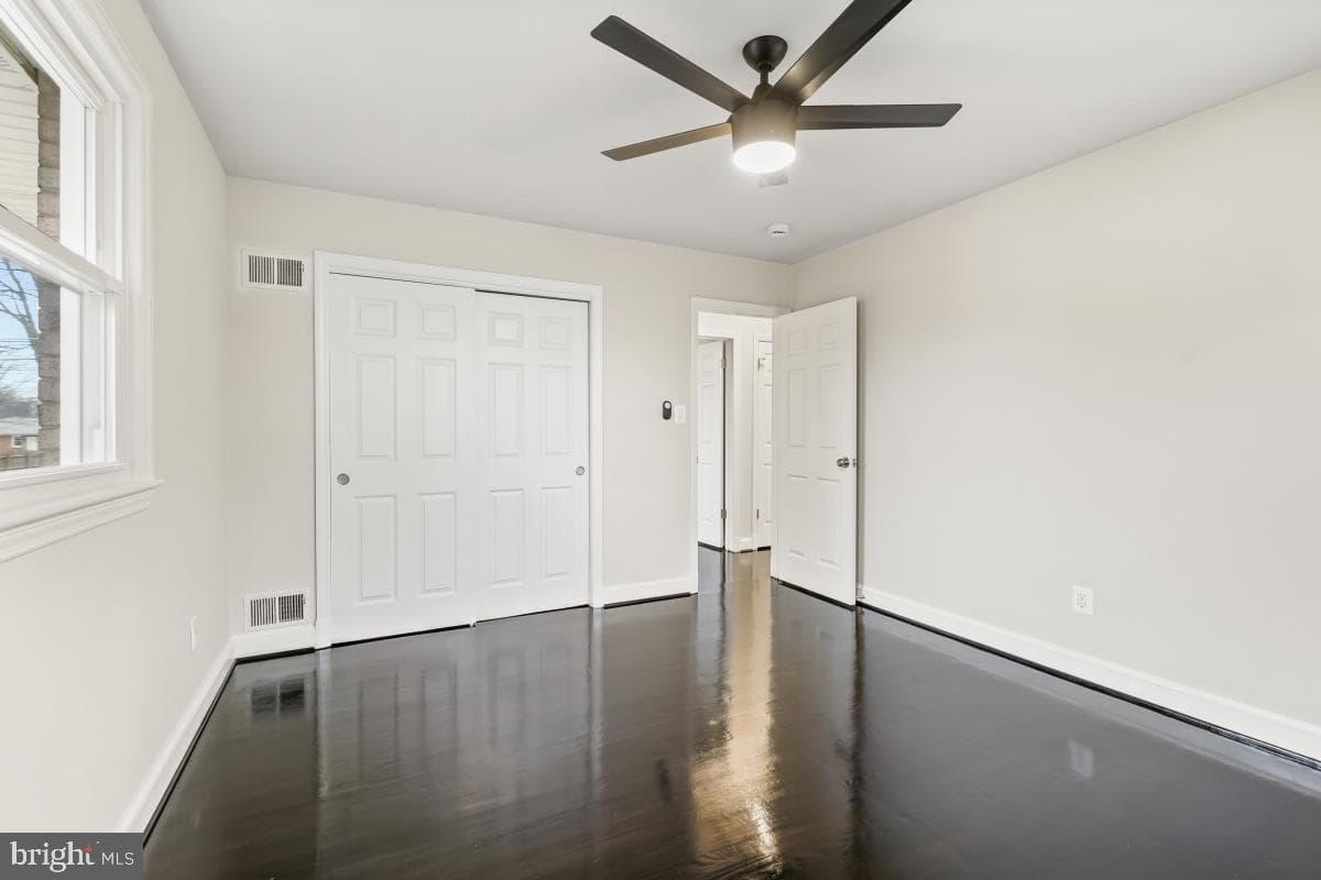 2106 Oakwood Street photo 11