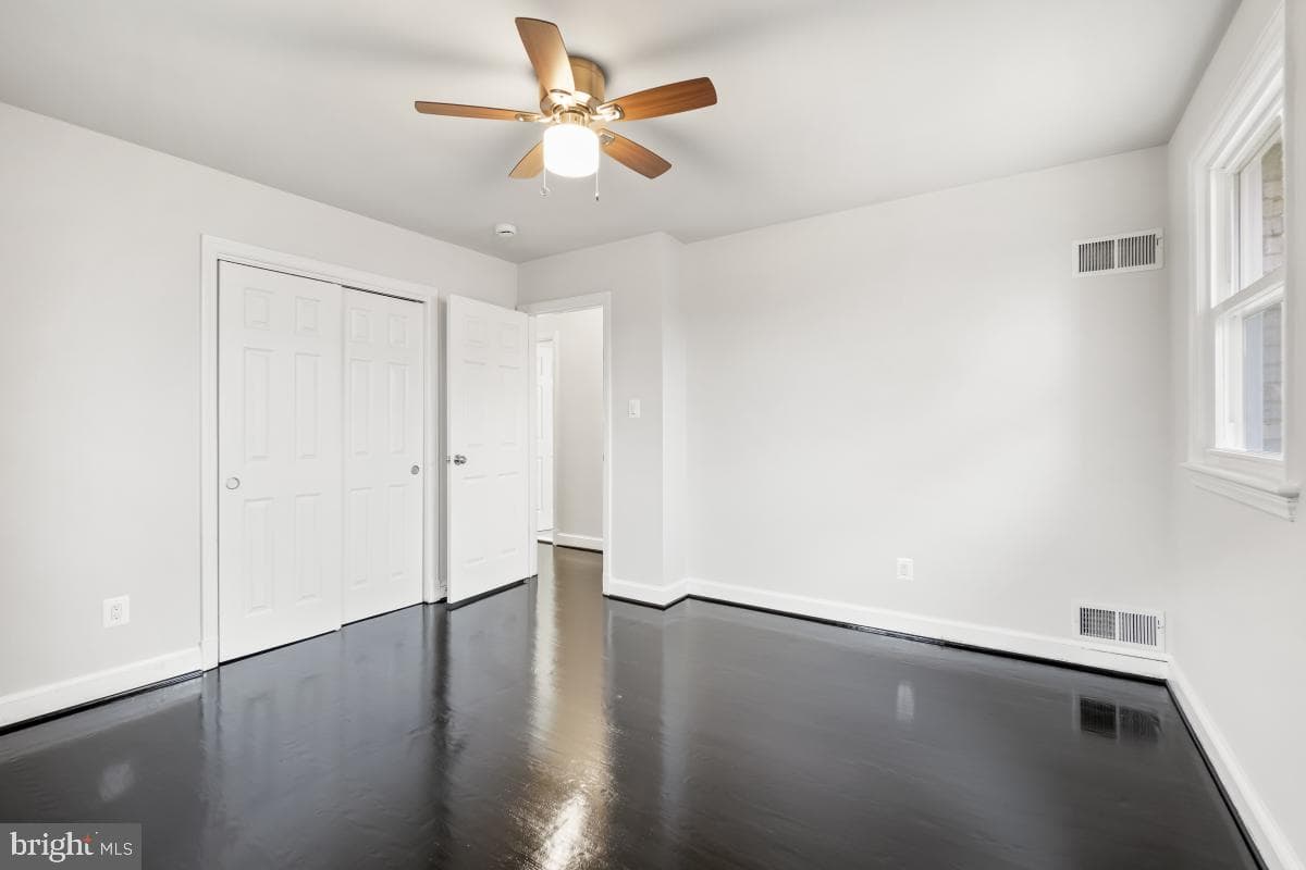 2106 Oakwood Street photo 14