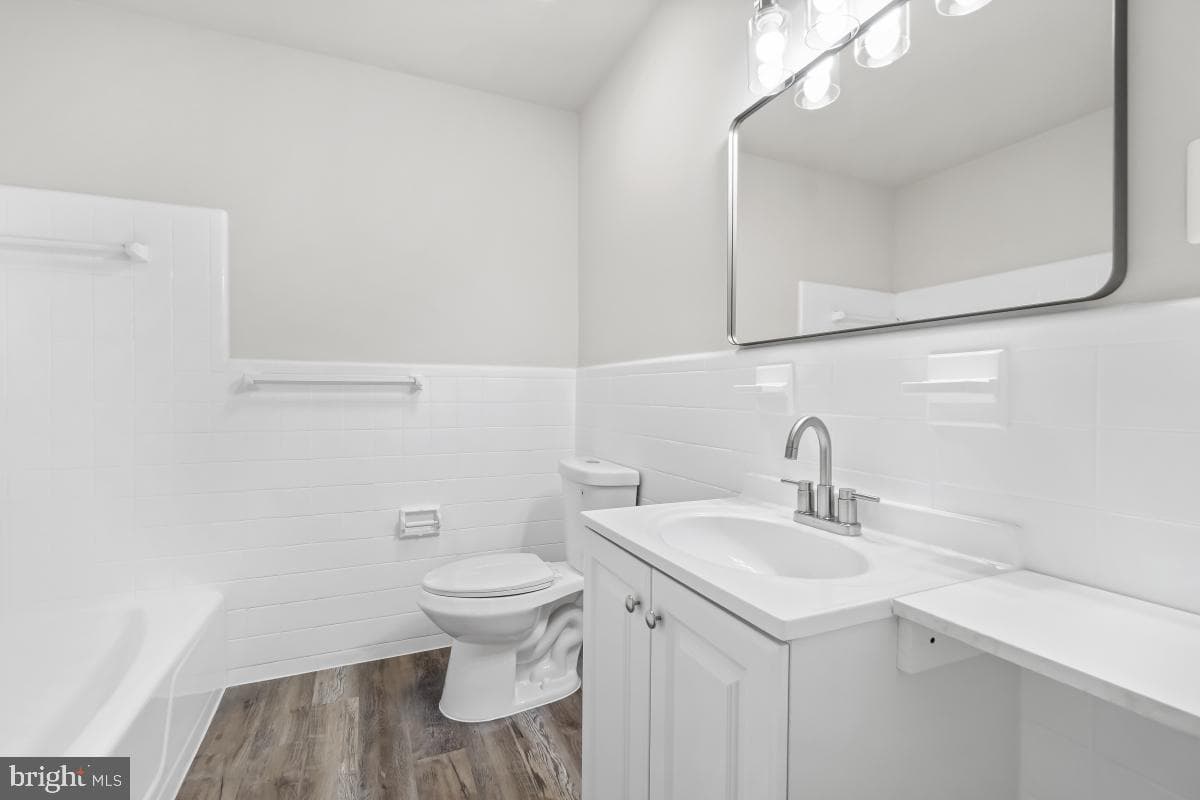2106 Oakwood Street photo 17