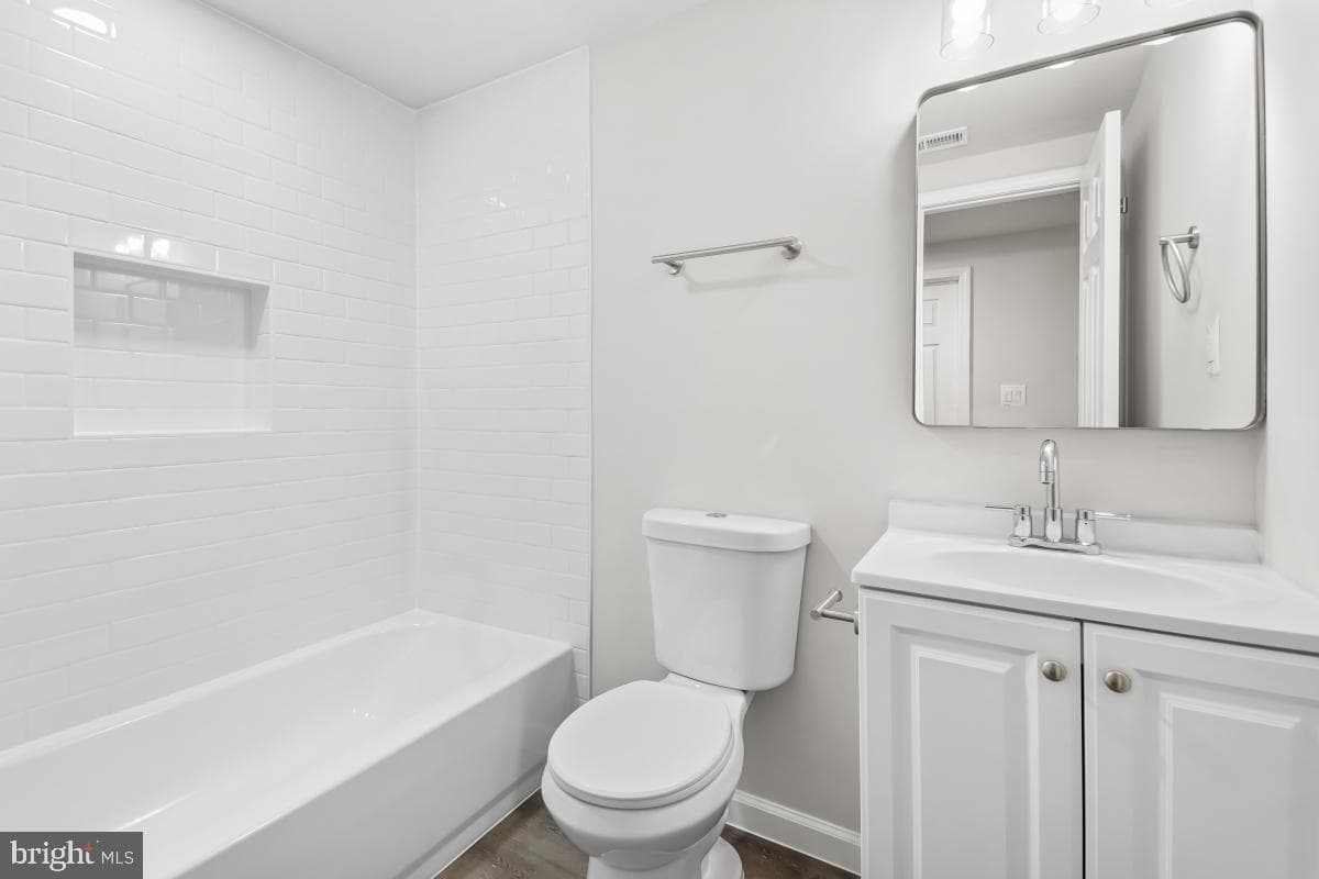 2106 Oakwood Street photo 23