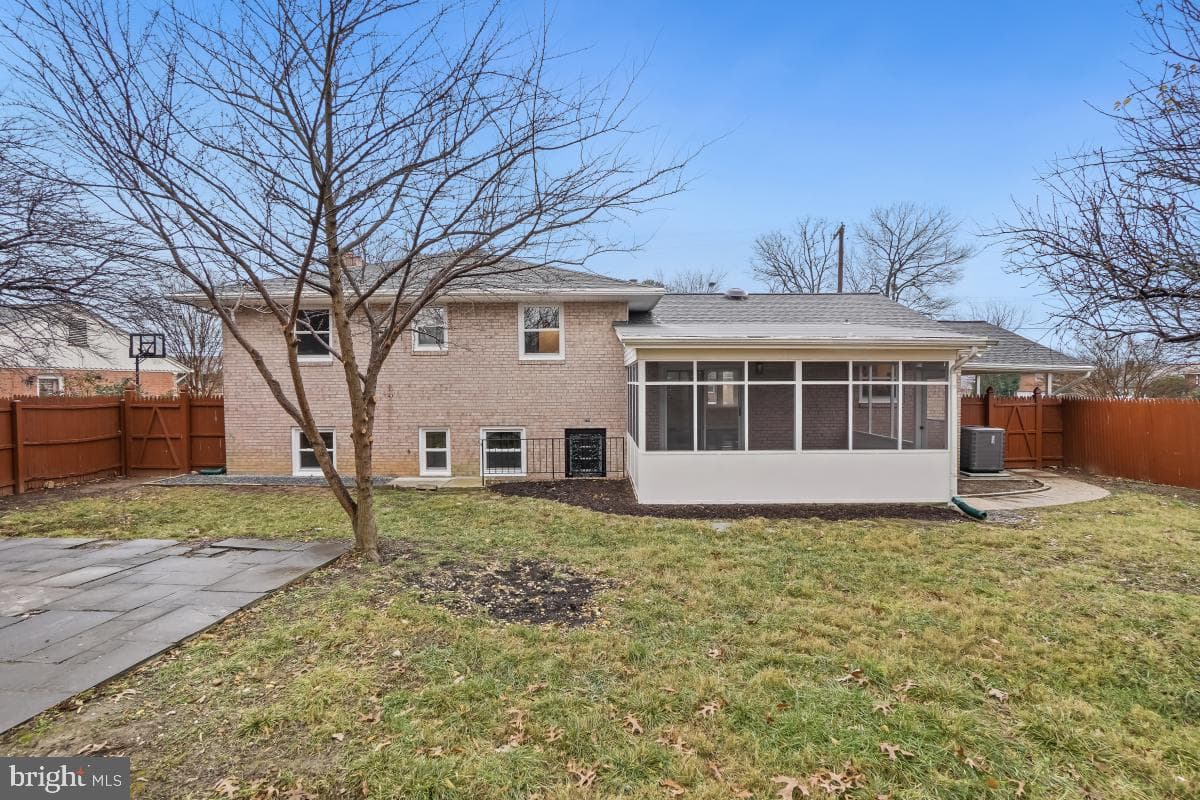2106 Oakwood Street photo 27