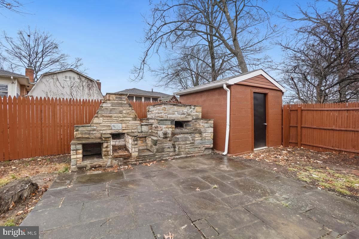2106 Oakwood Street photo 29