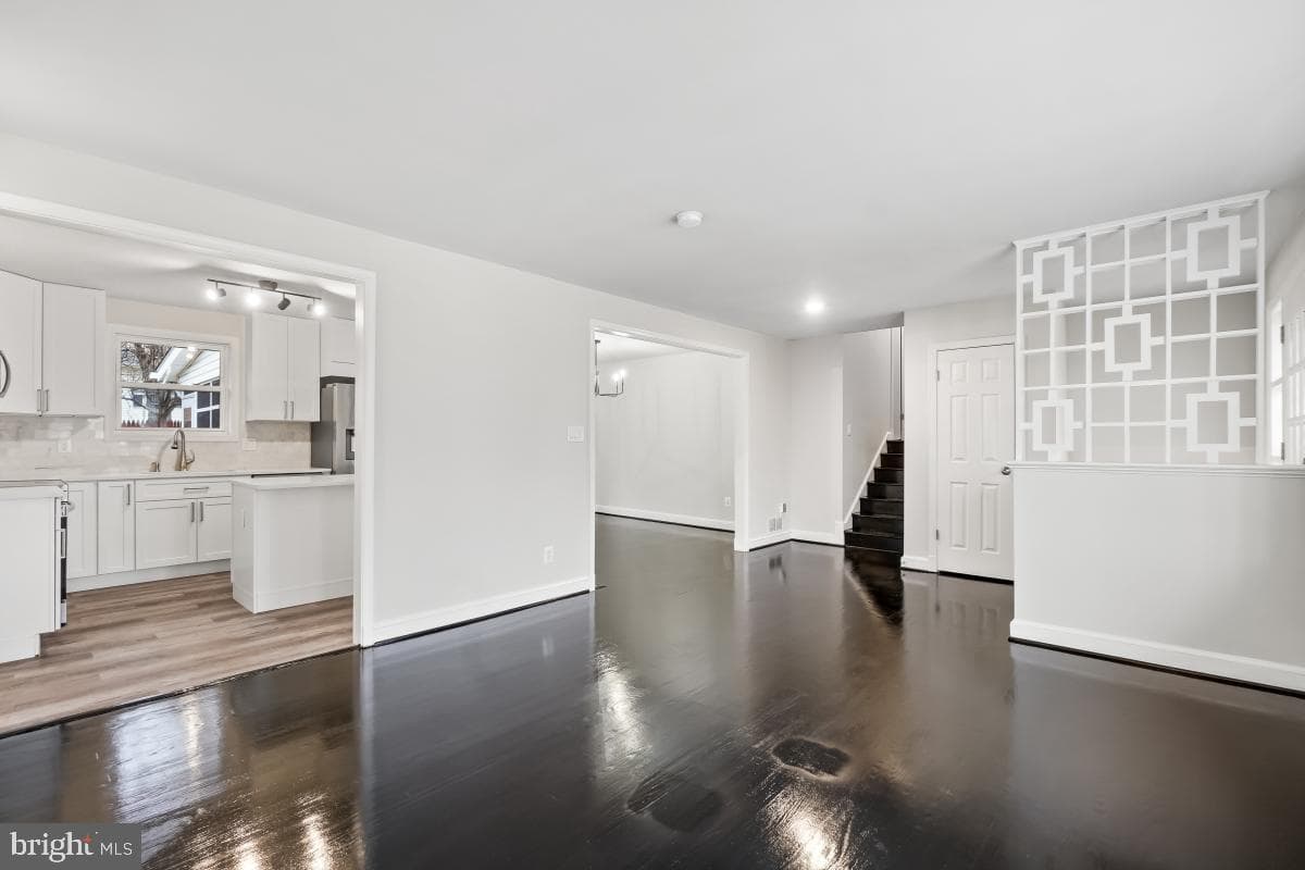 2106 Oakwood Street photo 5