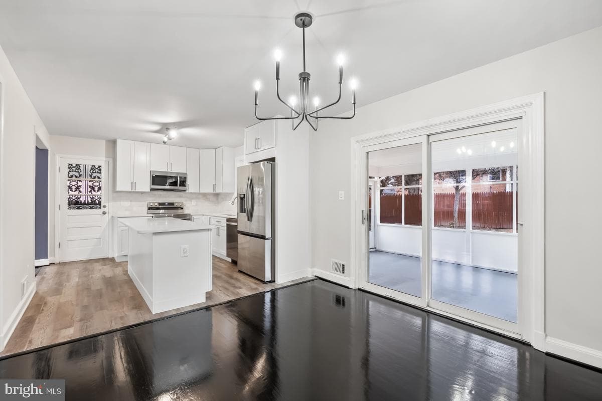 2106 Oakwood Street photo 7