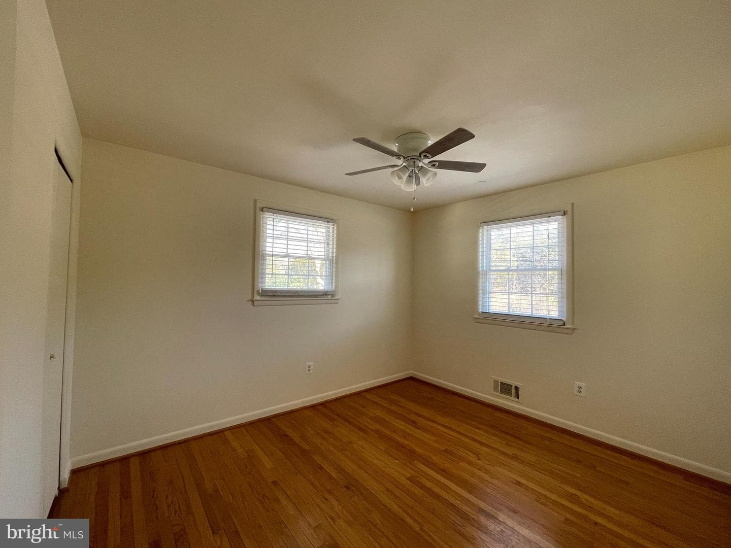 7702 Edmonston Road photo 13