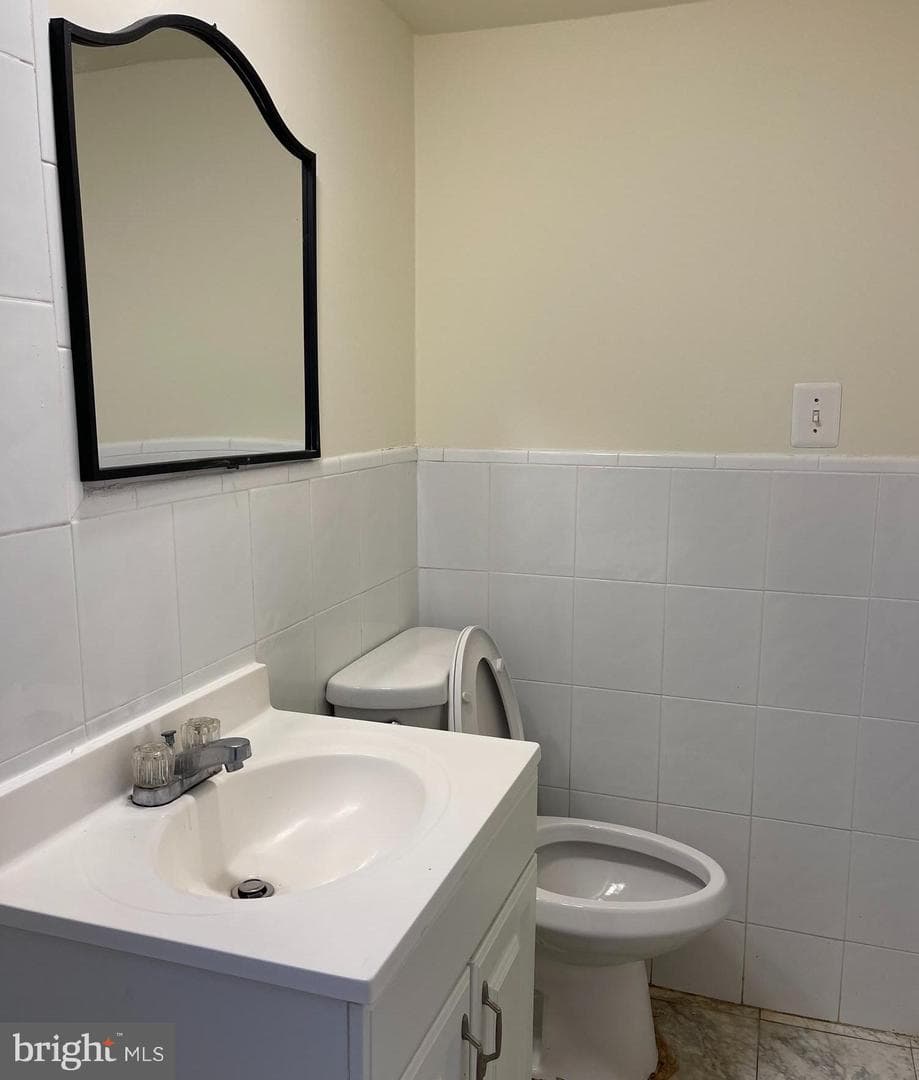 7702 Edmonston Road photo 21