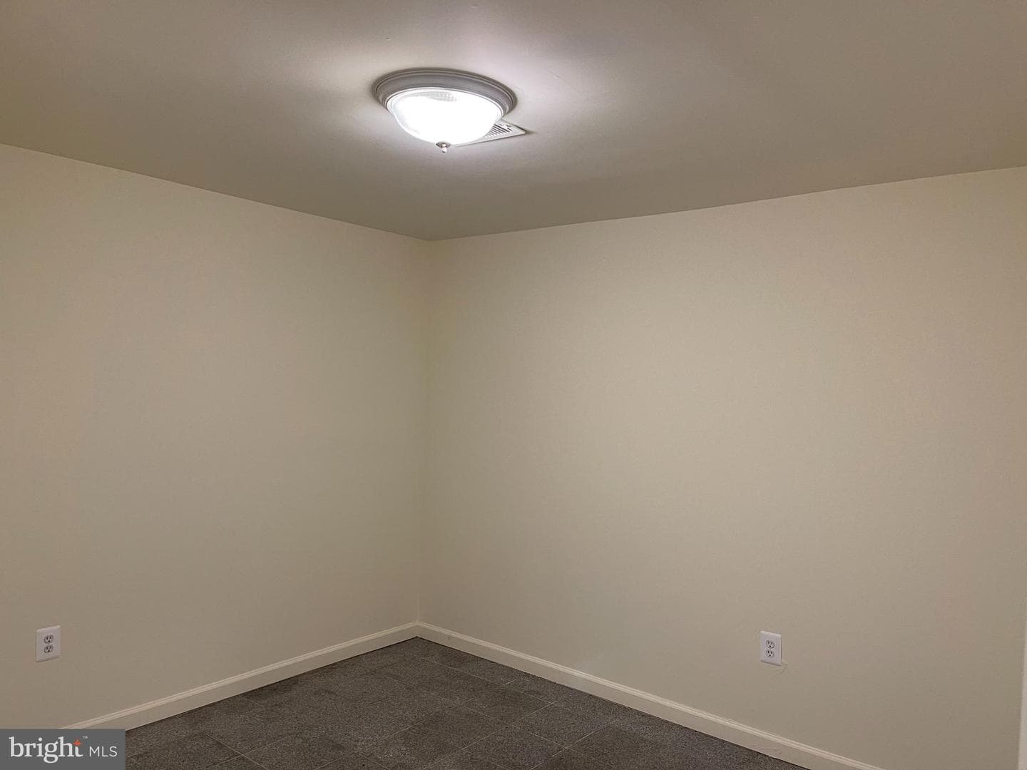 7702 Edmonston Road photo 22