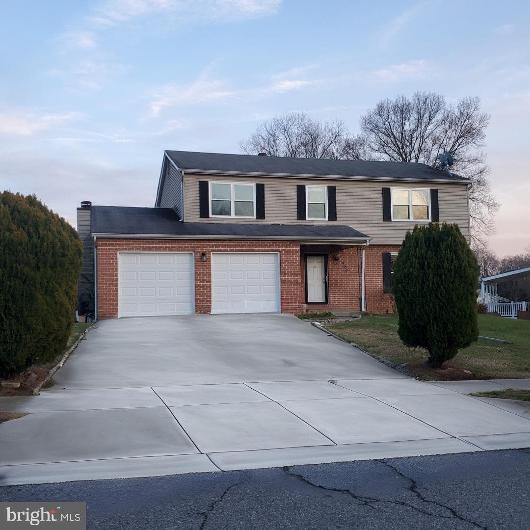 908 Peconic Place photo 1